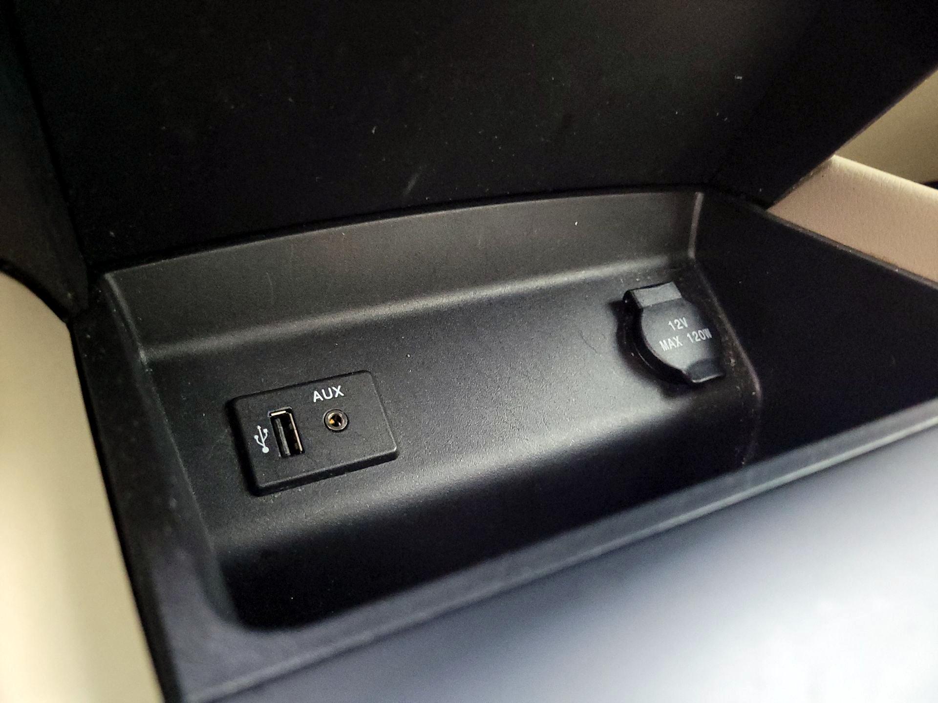 Thumbnail: 2016 Nissan Altima - 18