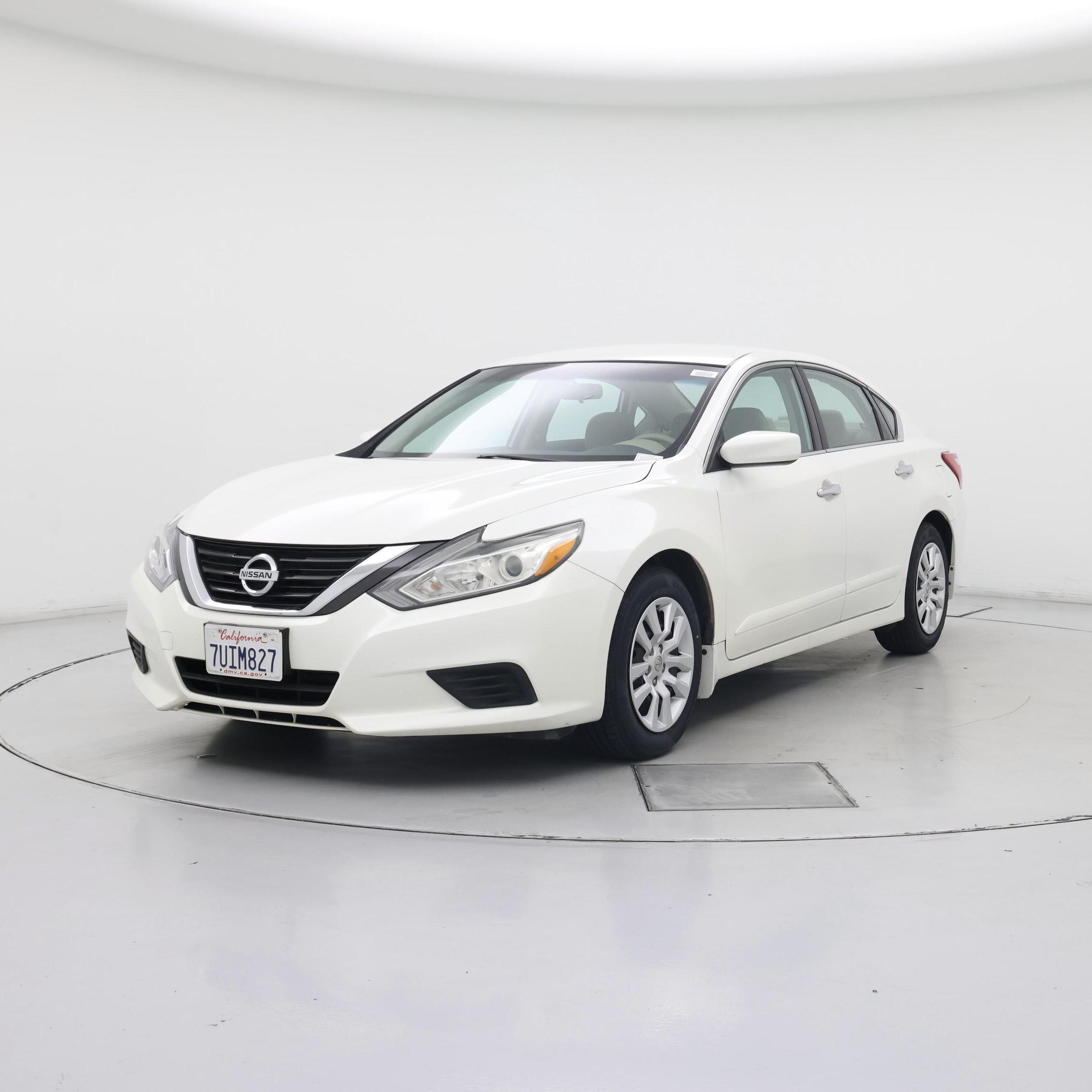 Thumbnail: 2016 Nissan Altima - 4