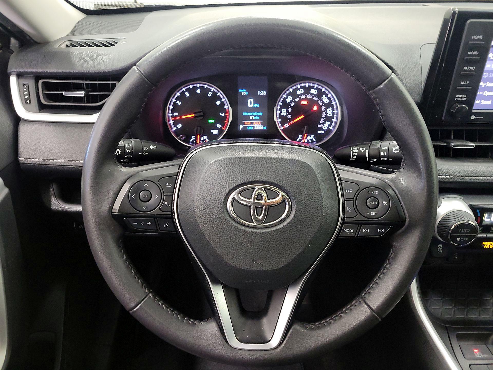 Thumbnail: 2021 Toyota RAV4 - 10