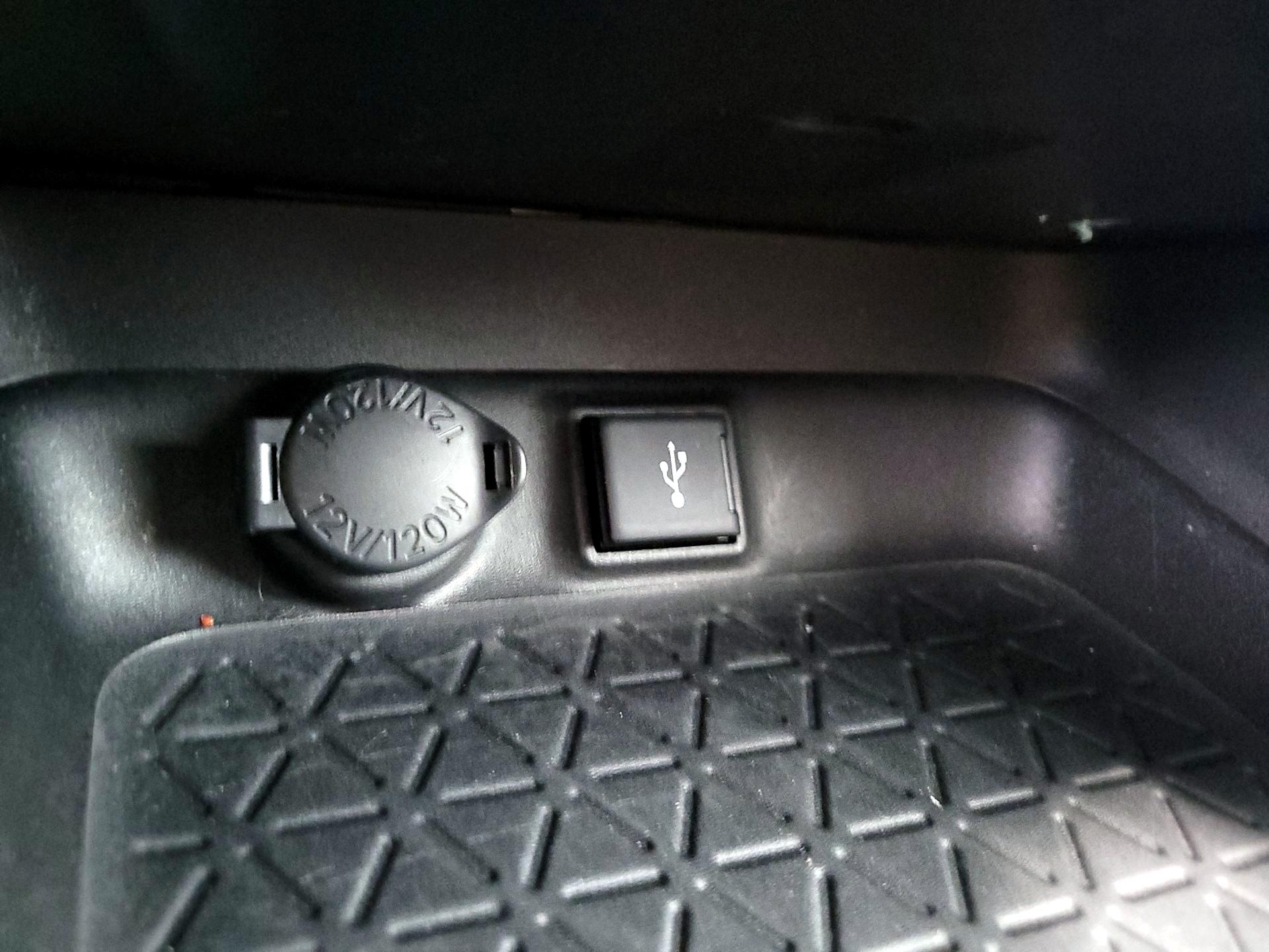 Thumbnail: 2021 Toyota RAV4 - 18