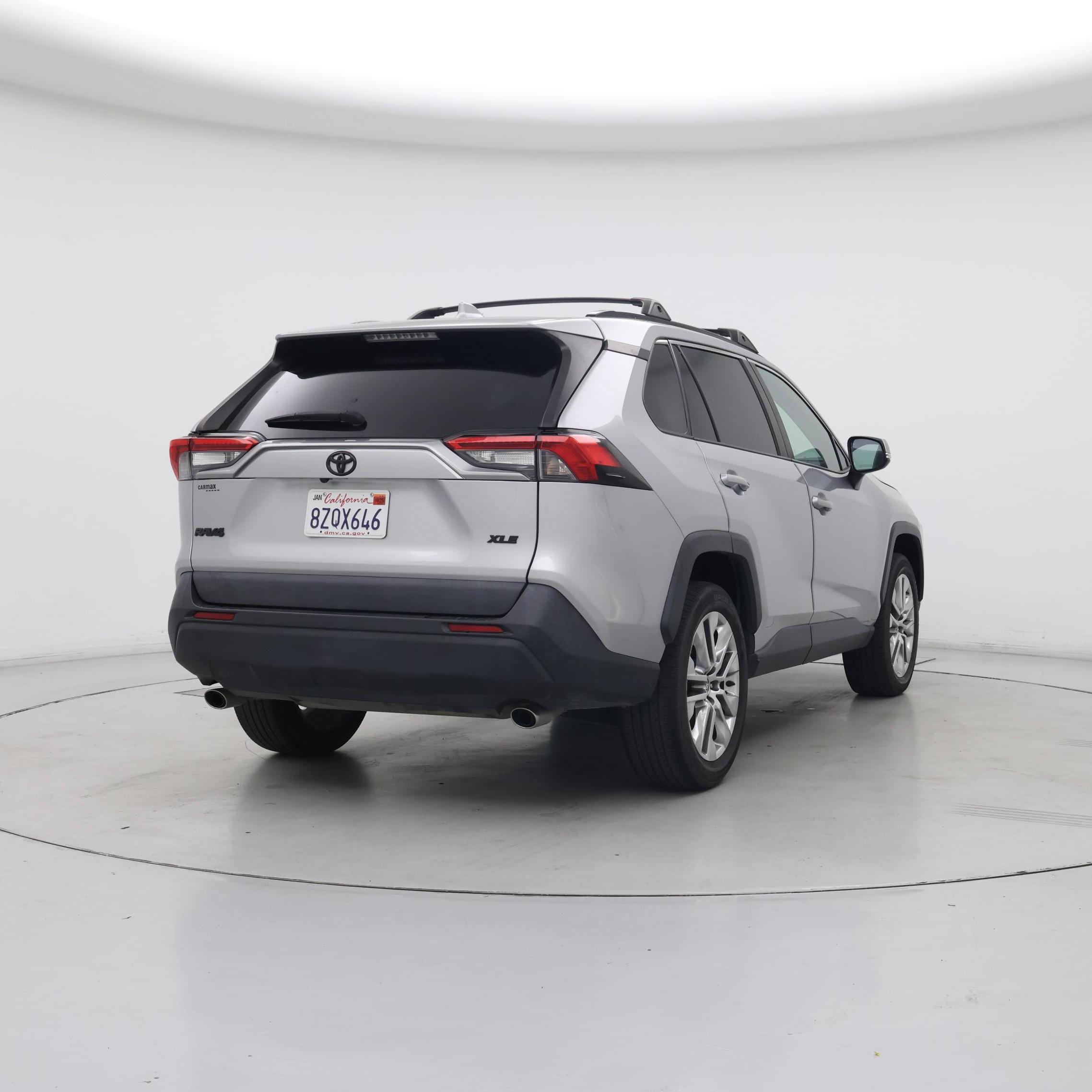 Thumbnail: 2021 Toyota RAV4 - 8