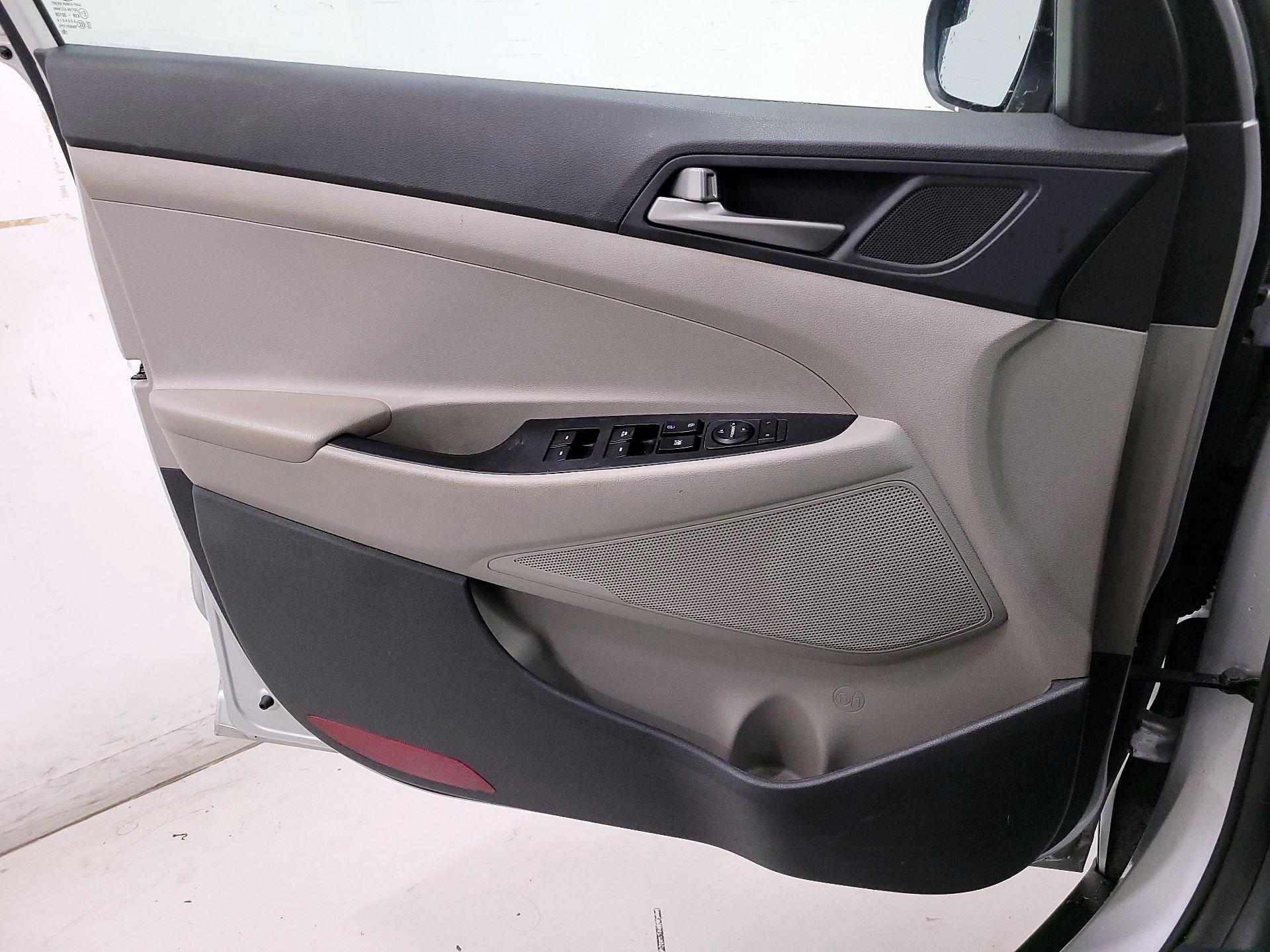 Thumbnail: 2018 Hyundai Tucson - 12