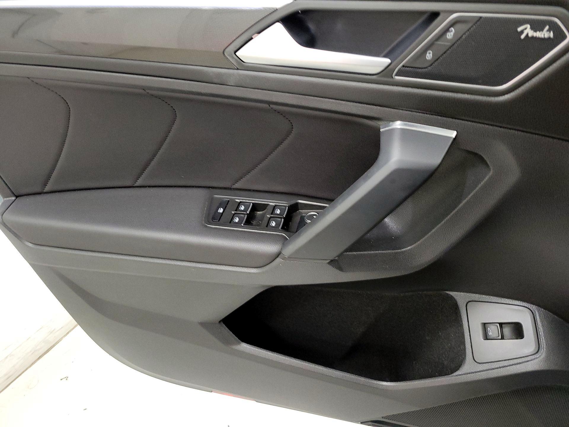 Thumbnail: 2019 Volkswagen Tiguan - 12