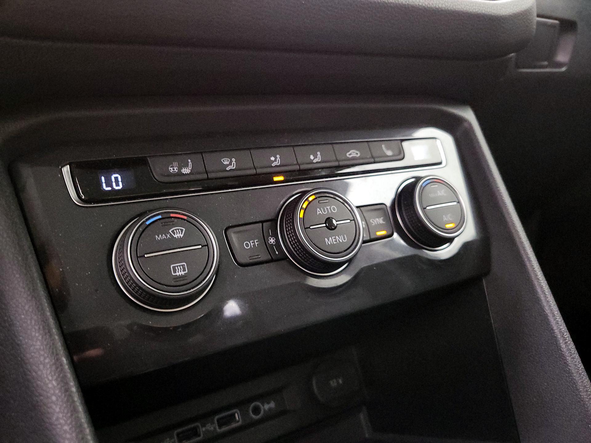 Thumbnail: 2019 Volkswagen Tiguan - 16