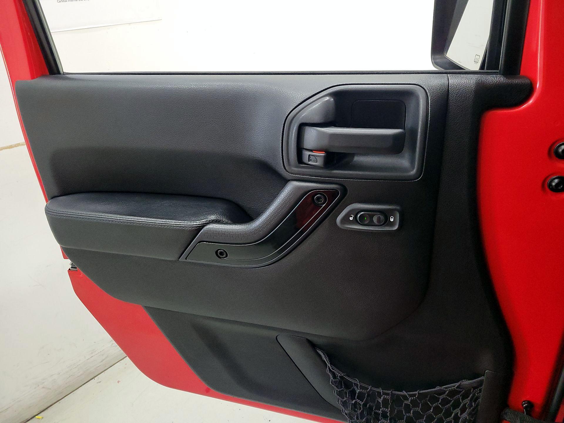 Thumbnail: 2014 Jeep Wrangler - 12