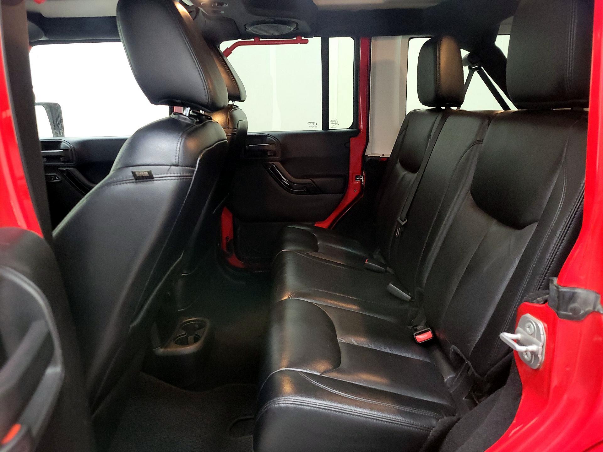 Thumbnail: 2014 Jeep Wrangler - 17