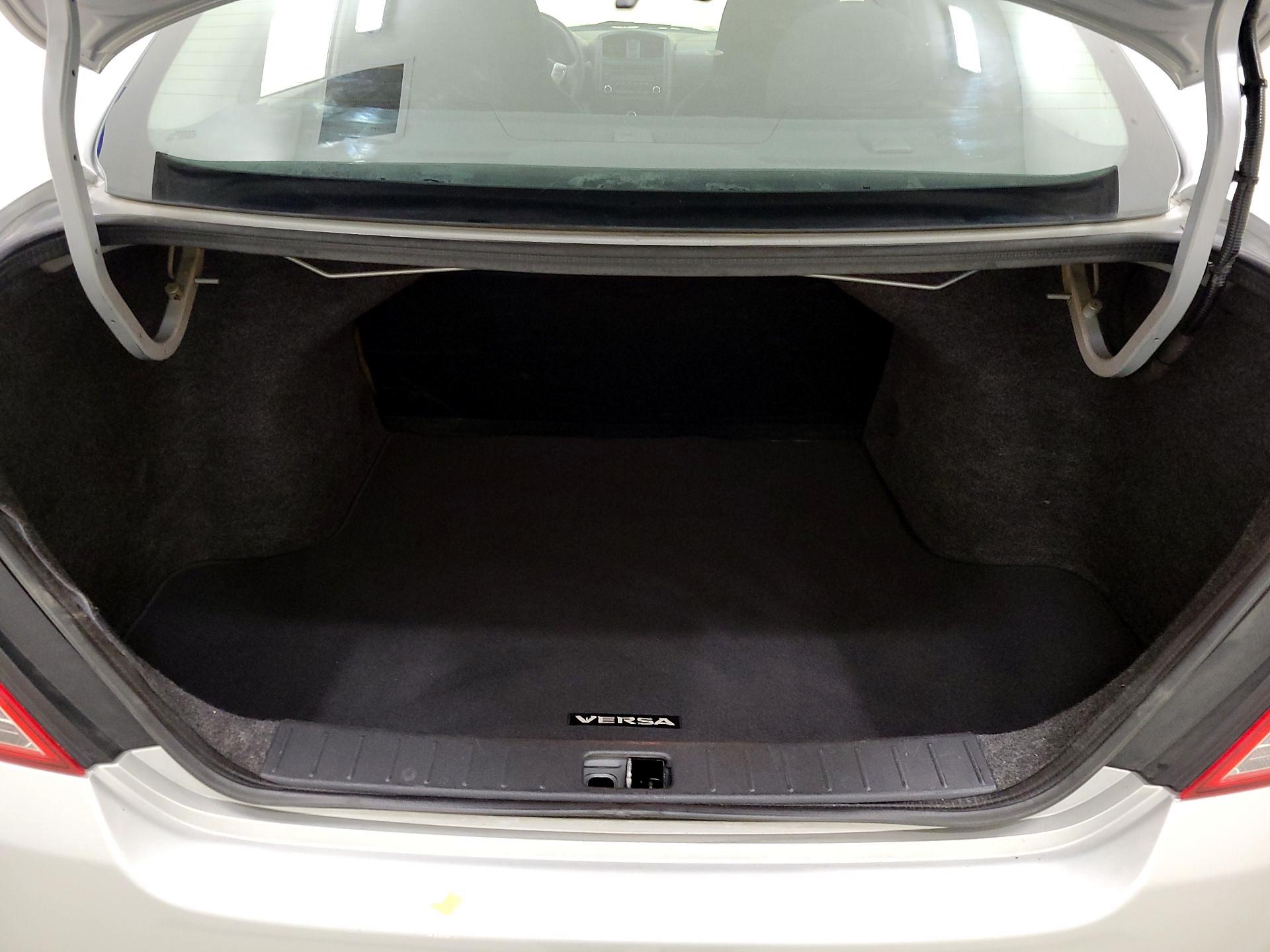 Thumbnail: 2015 Nissan Versa - 19