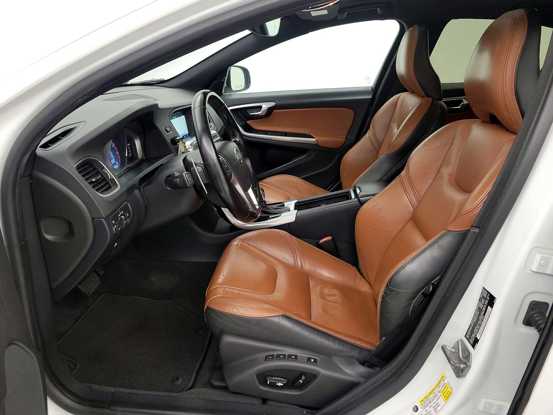 Thumbnail: 2015 Volvo S60 - 11