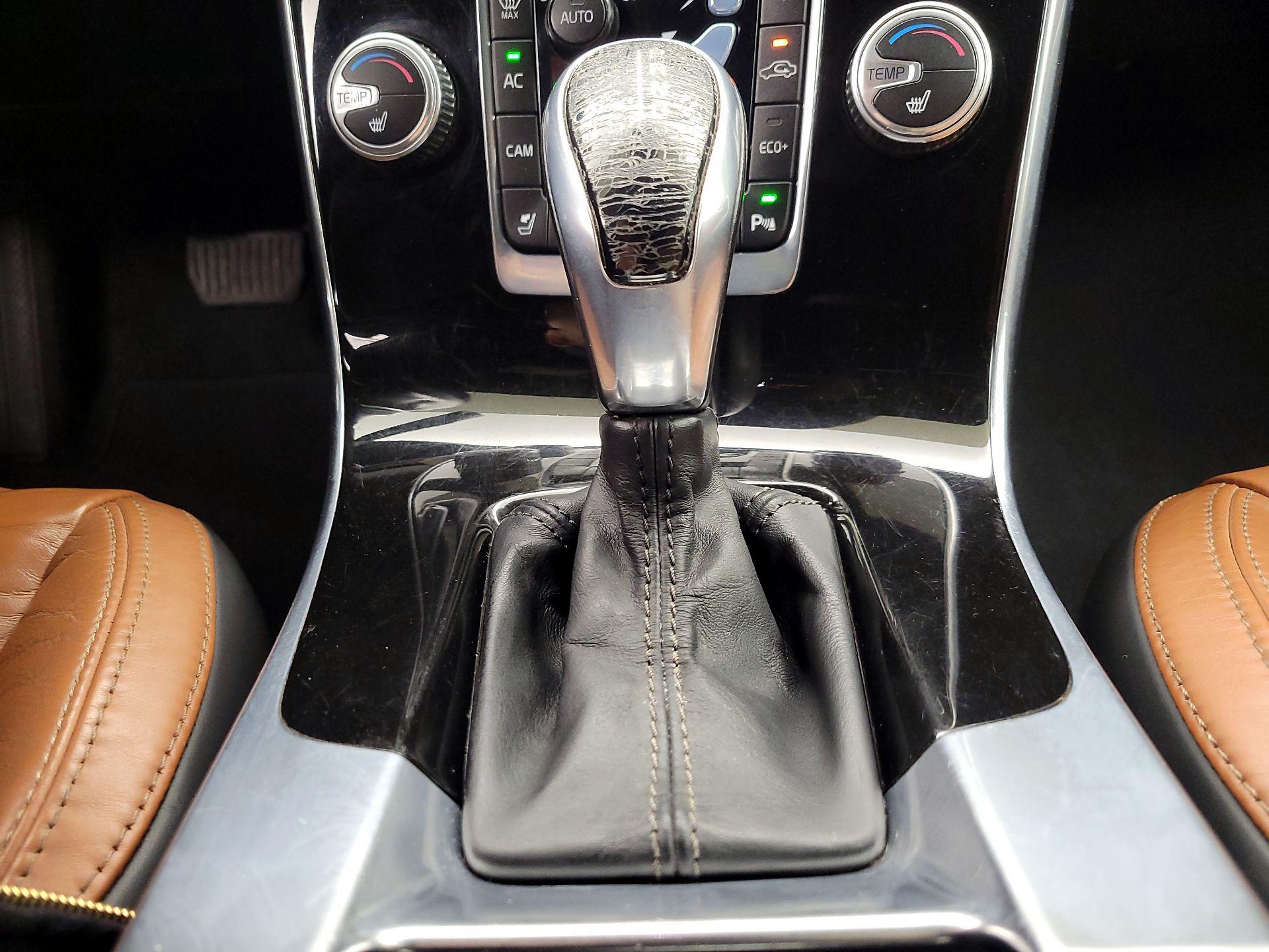 Thumbnail: 2015 Volvo S60 - 18