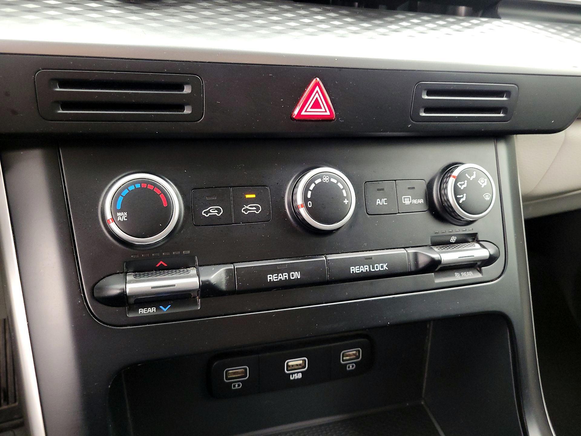 Thumbnail: 2024 Kia Carnival - 16