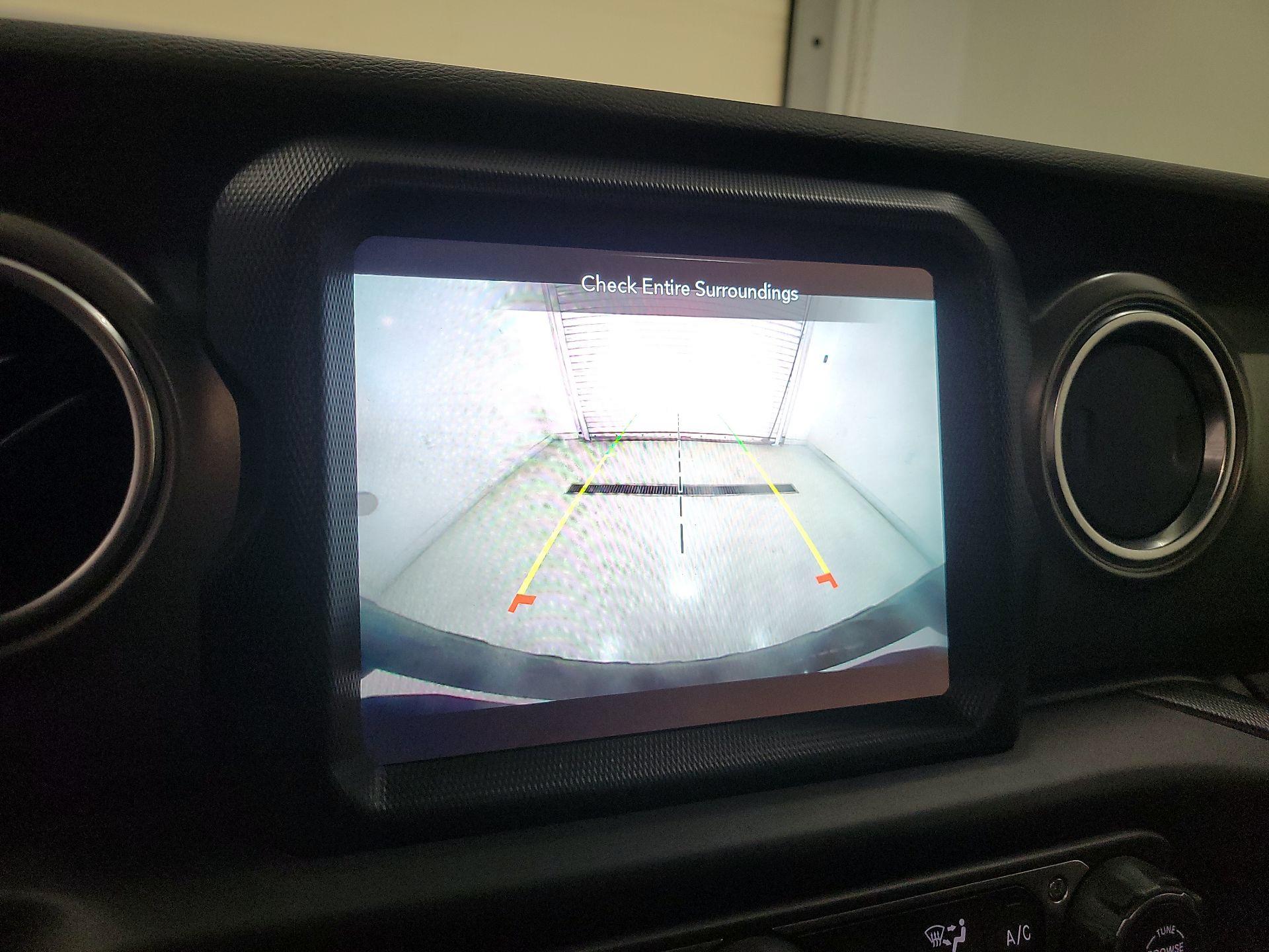 Thumbnail: 2022 Jeep Wrangler - 15