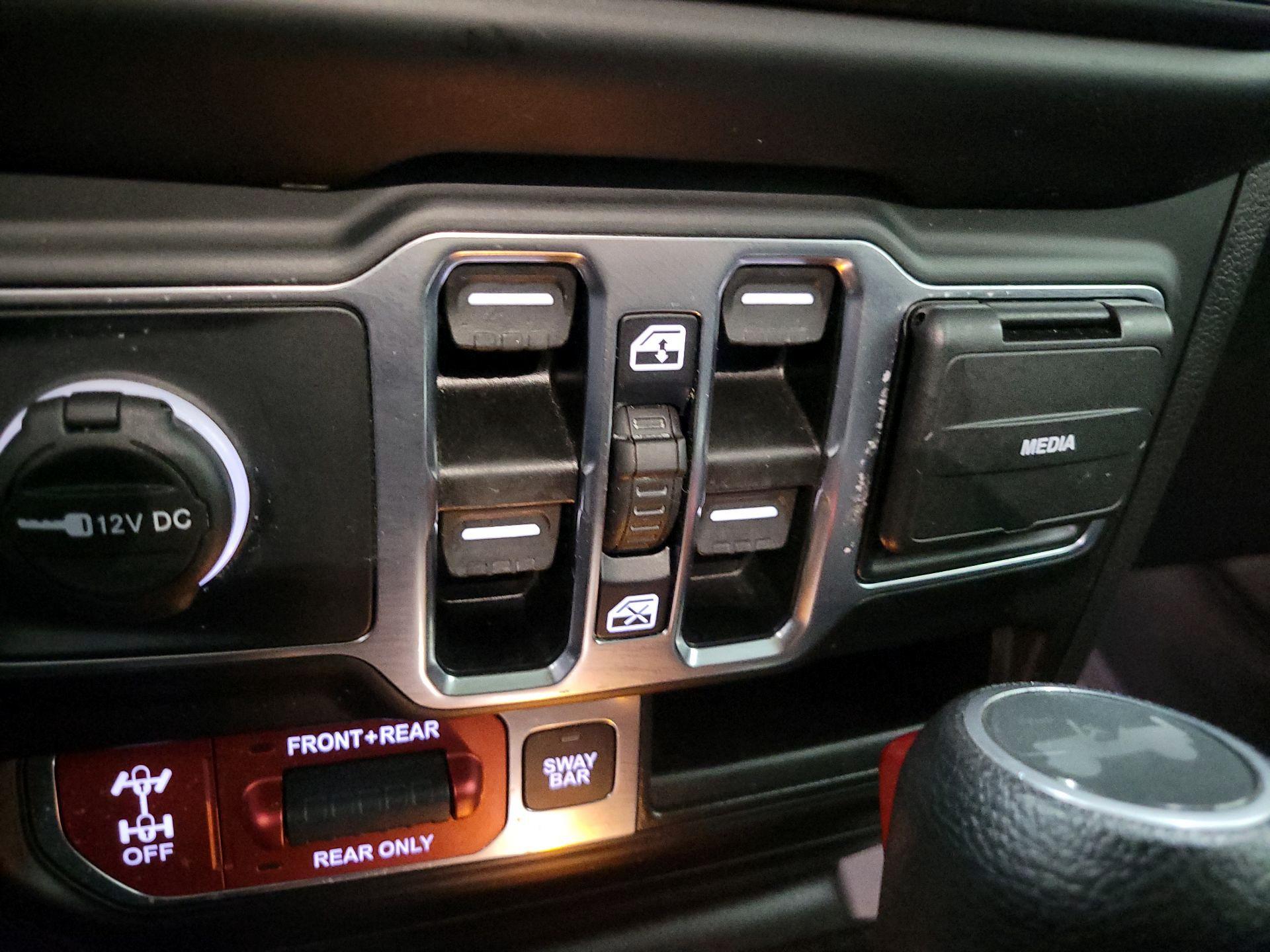 Thumbnail: 2022 Jeep Wrangler - 19