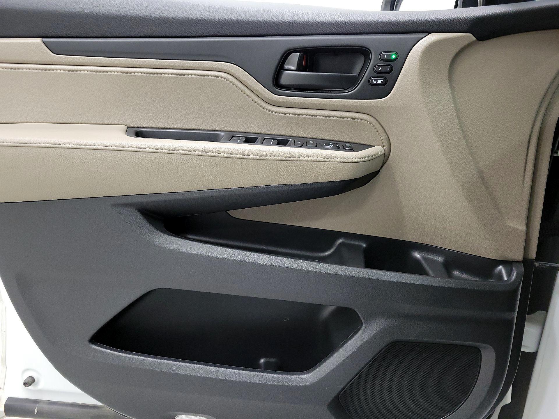 Thumbnail: 2020 Honda Odyssey - 12