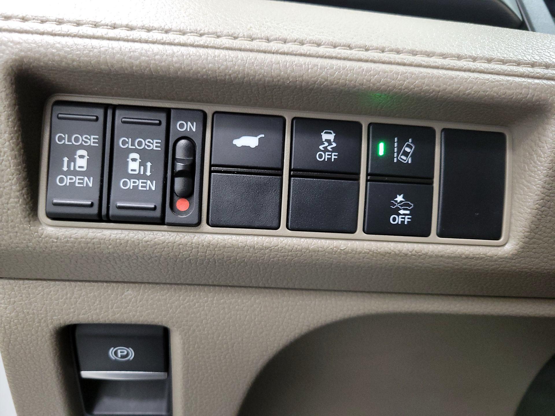 Thumbnail: 2020 Honda Odyssey - 13