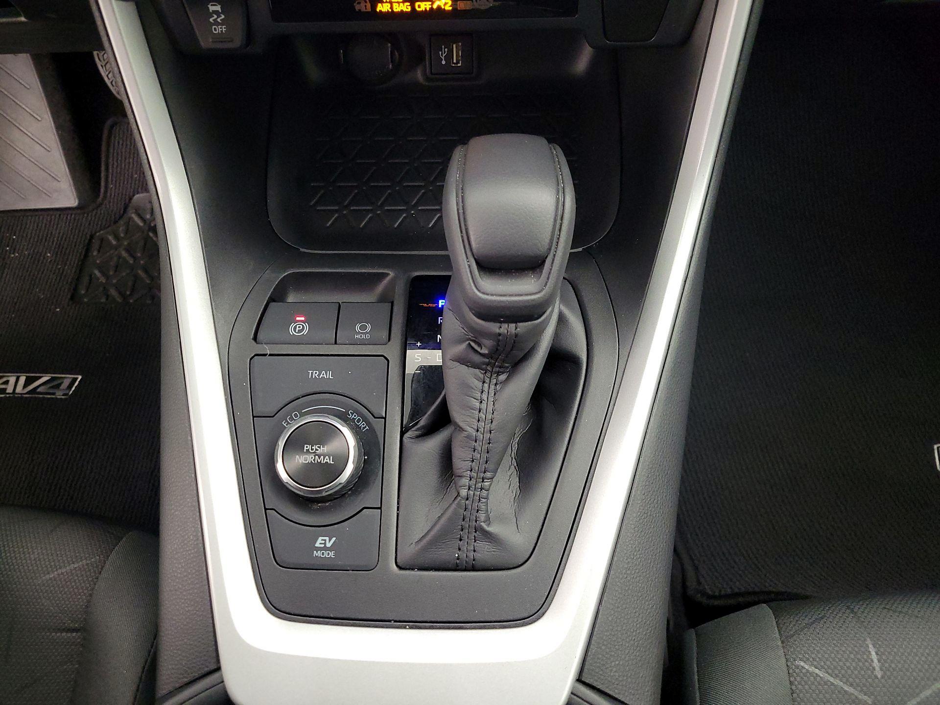 Thumbnail: 2024 Toyota RAV4 - 17