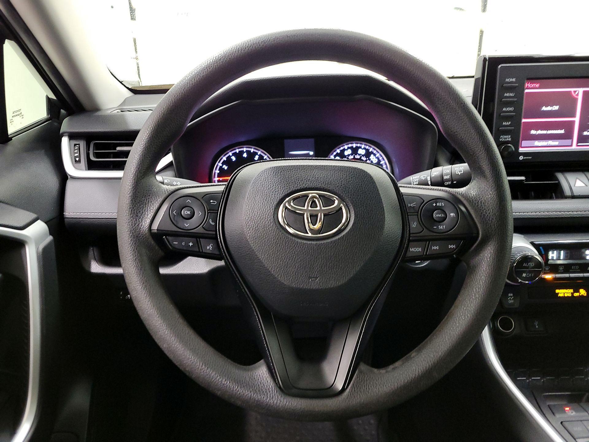 Thumbnail: 2022 Toyota RAV4 - 10