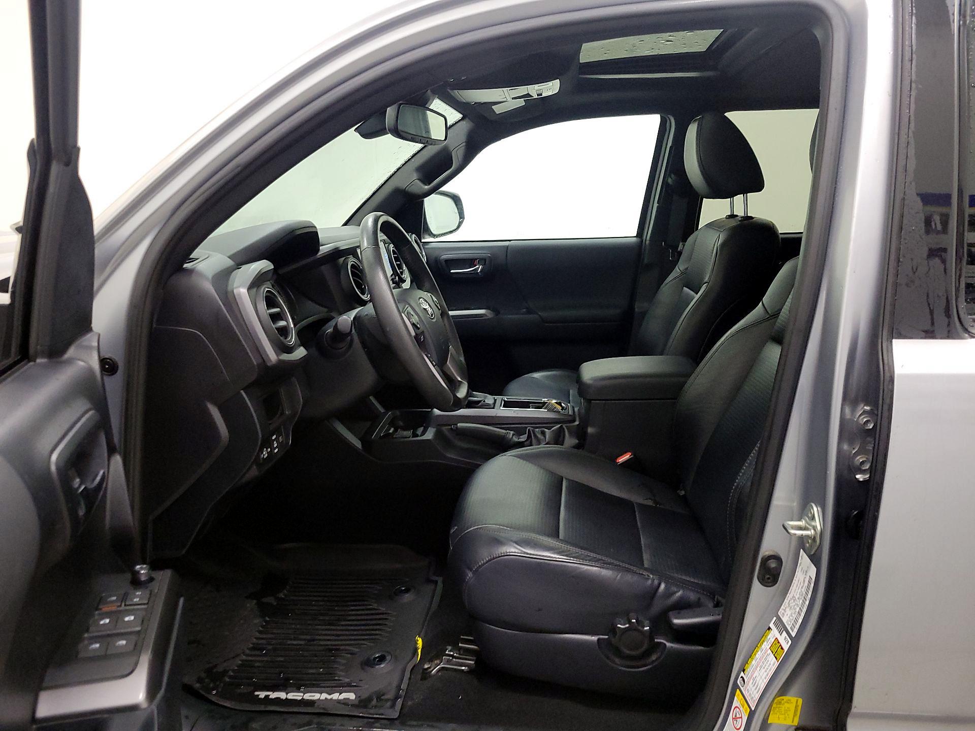 Thumbnail: 2019 Toyota Tacoma - 11