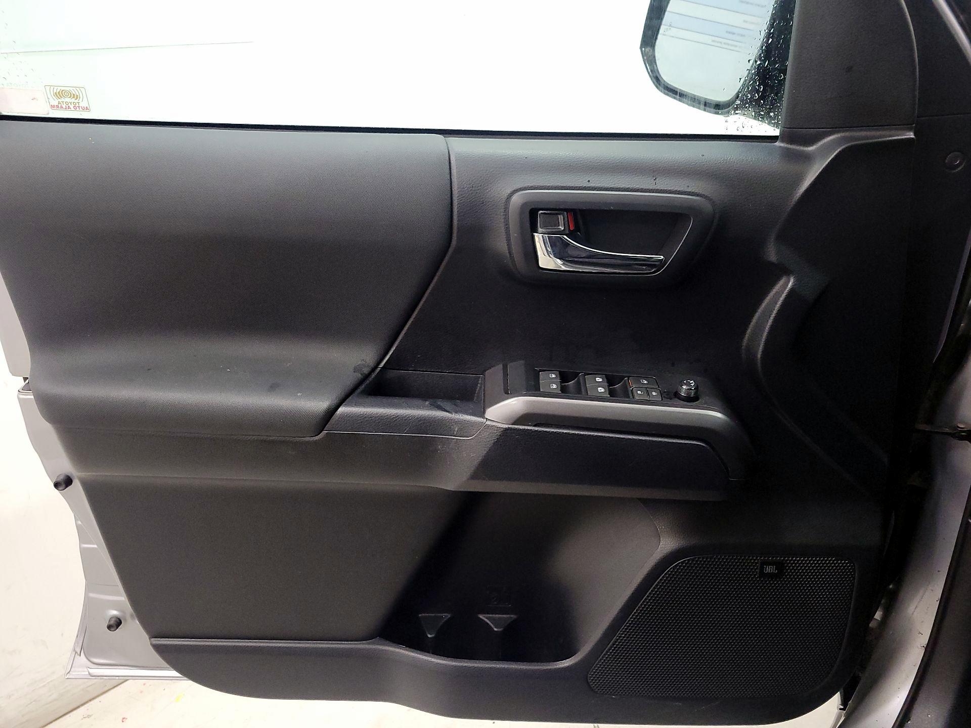 Thumbnail: 2019 Toyota Tacoma - 12