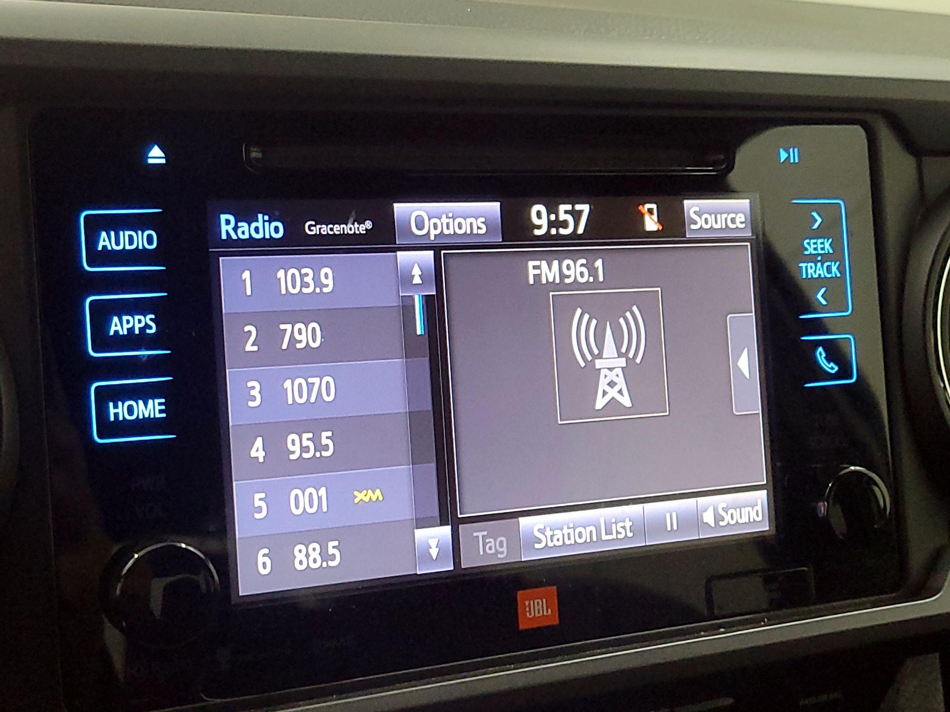 Thumbnail: 2019 Toyota Tacoma - 15