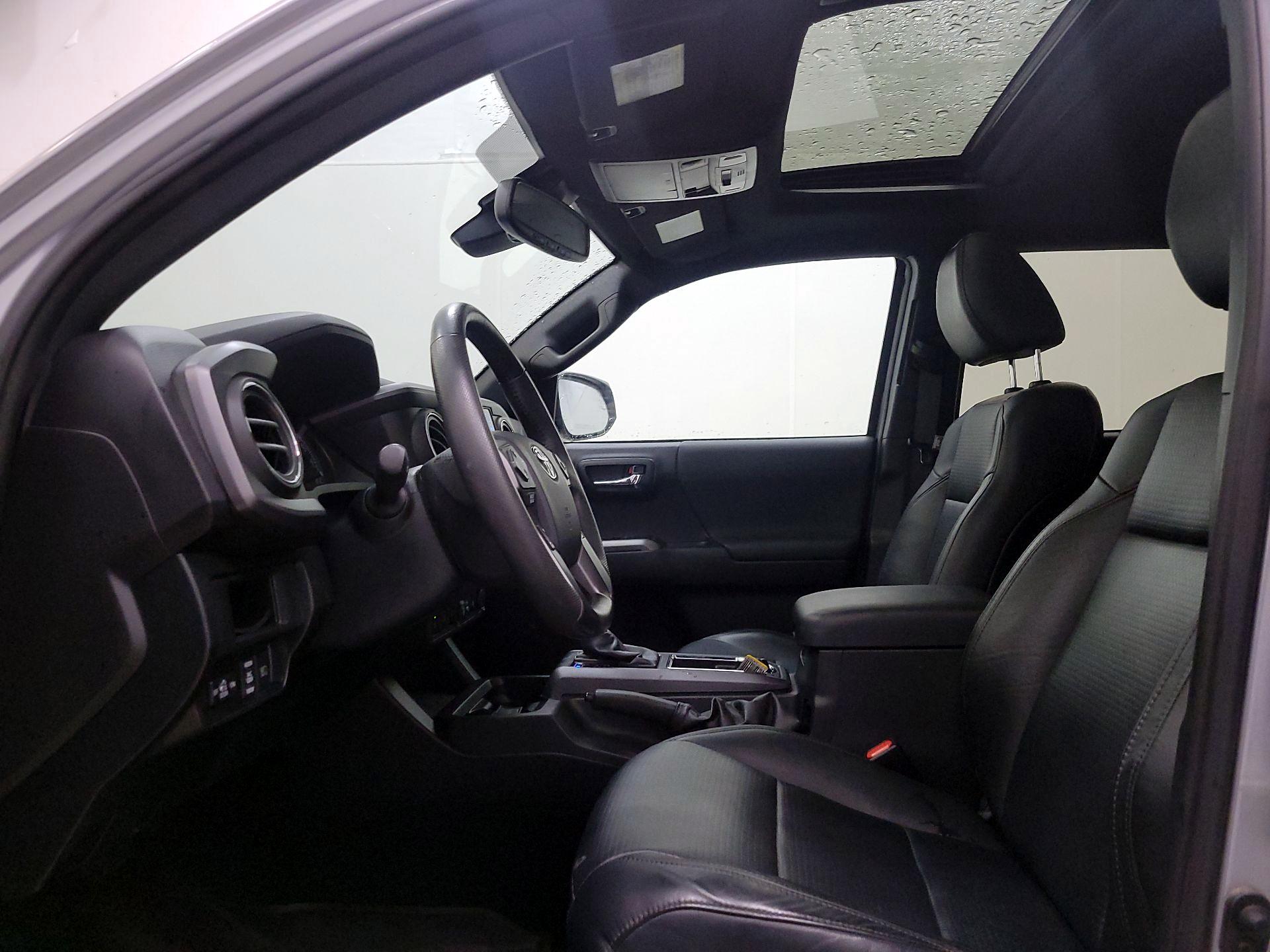 Thumbnail: 2019 Toyota Tacoma - 19