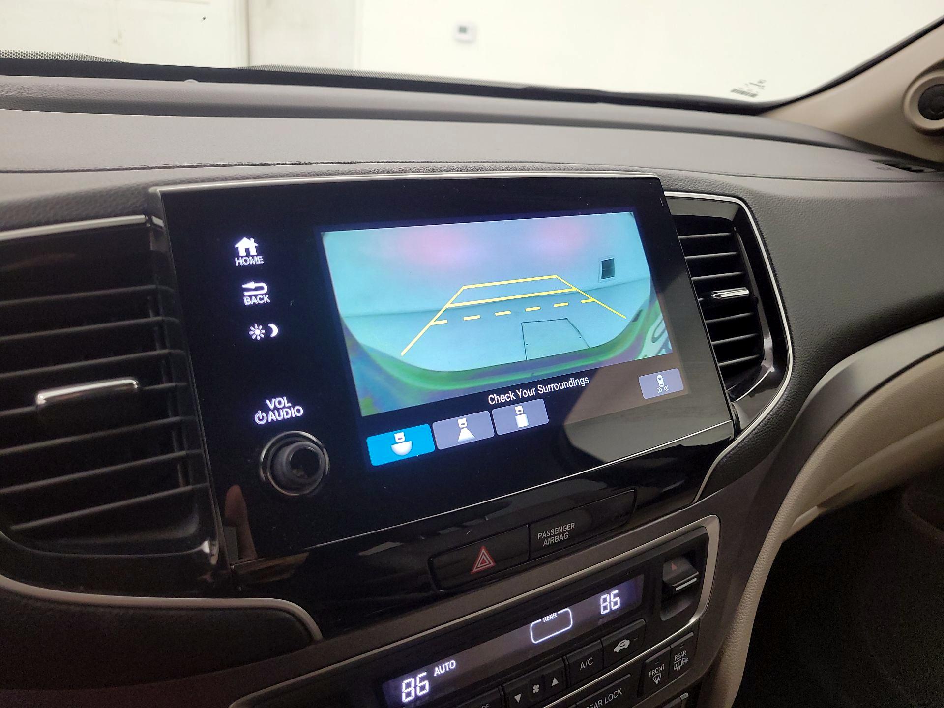 Thumbnail: 2019 Honda Pilot - 14