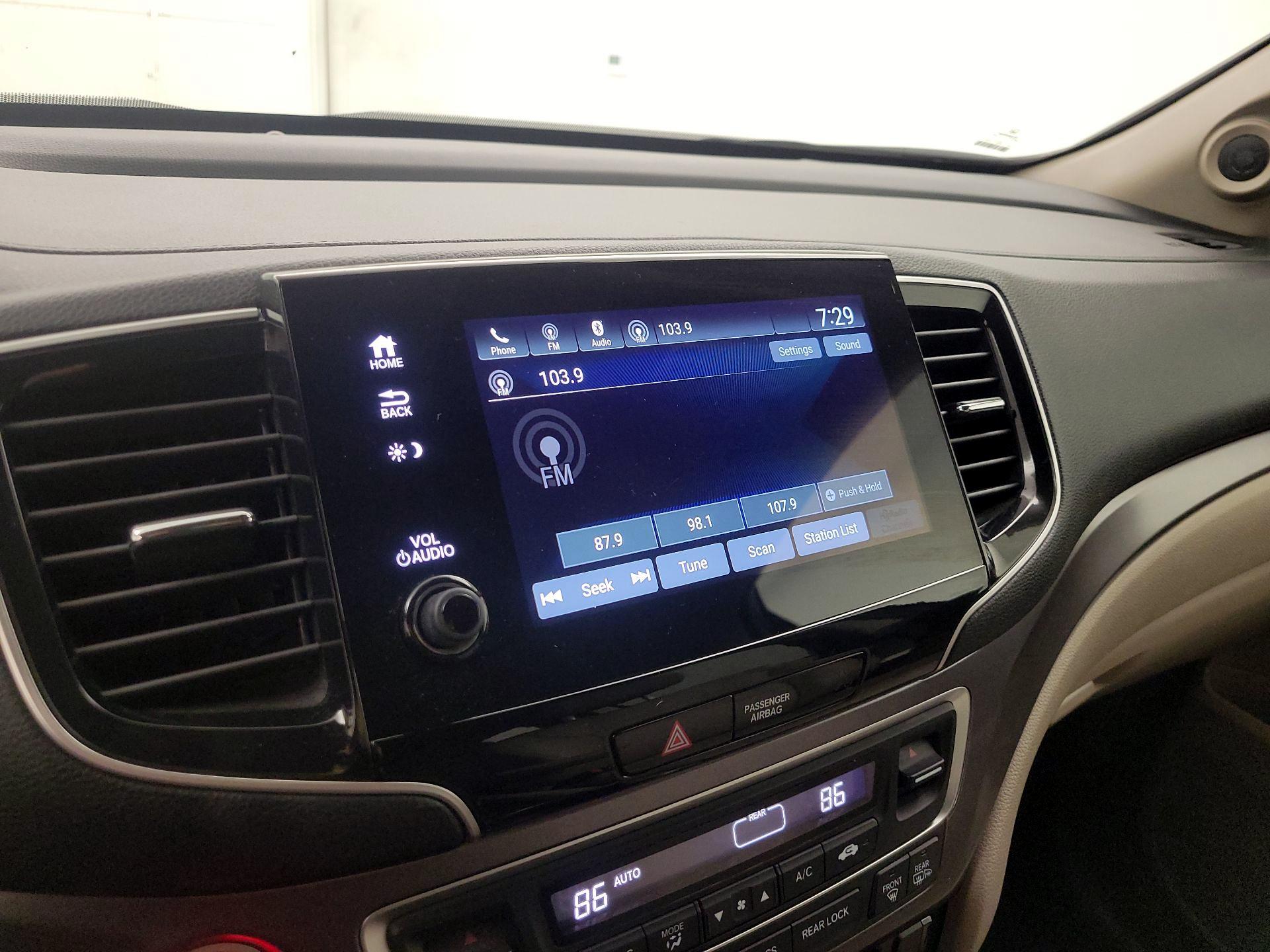 Thumbnail: 2019 Honda Pilot - 15