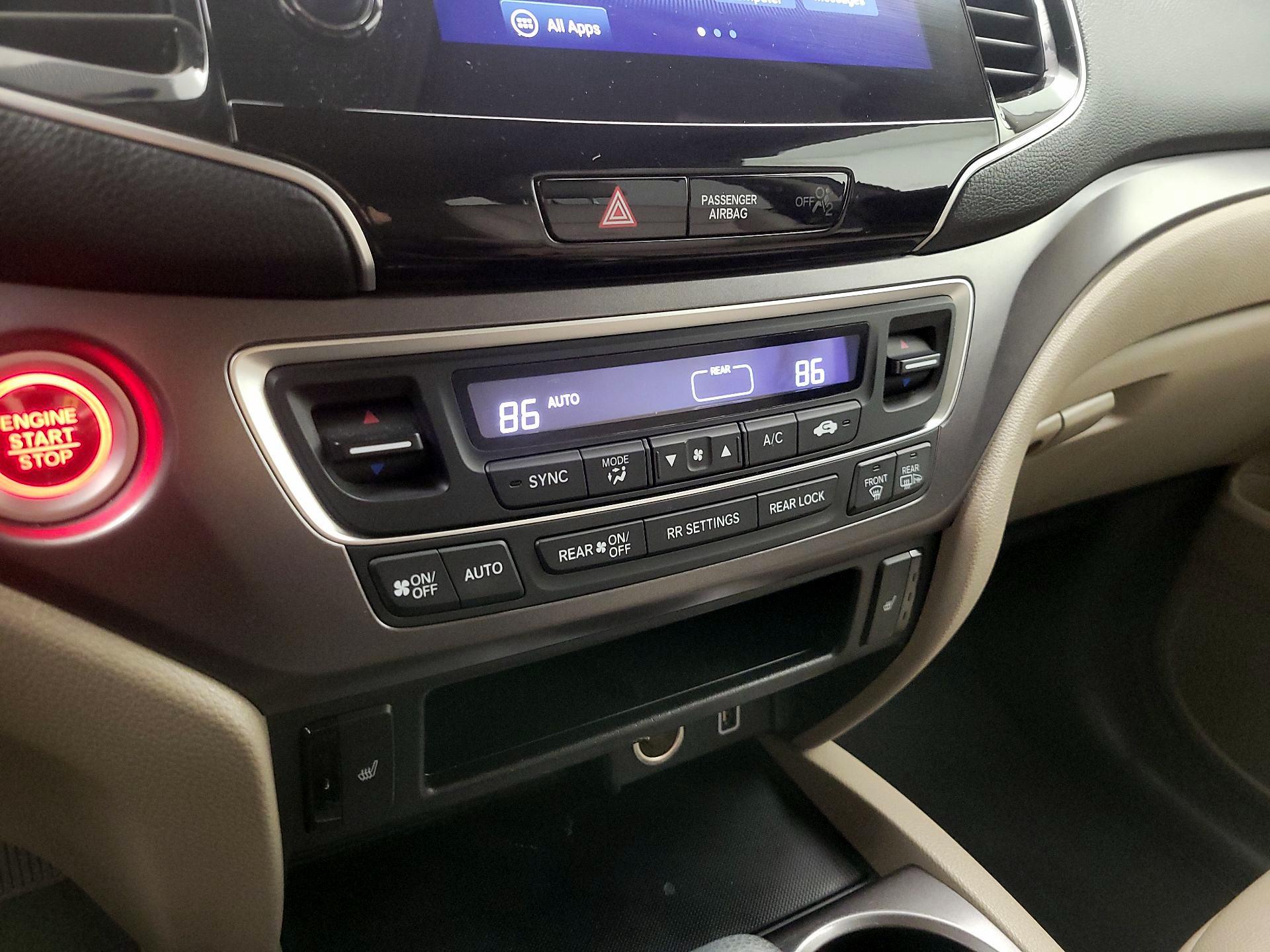 Thumbnail: 2019 Honda Pilot - 16