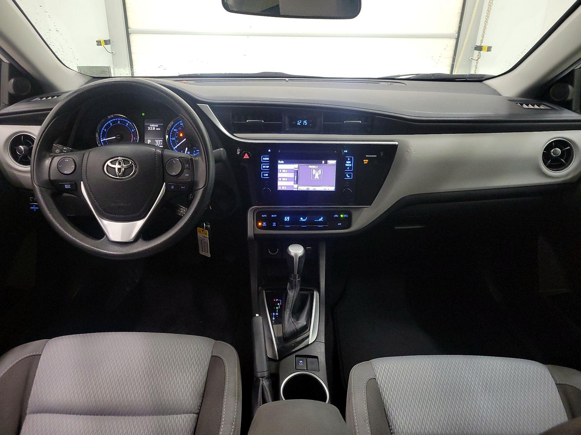 Thumbnail: 2017 Toyota Corolla - 9