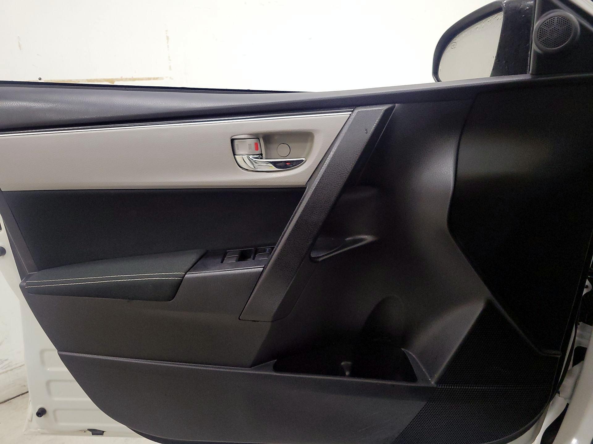 Thumbnail: 2017 Toyota Corolla - 12