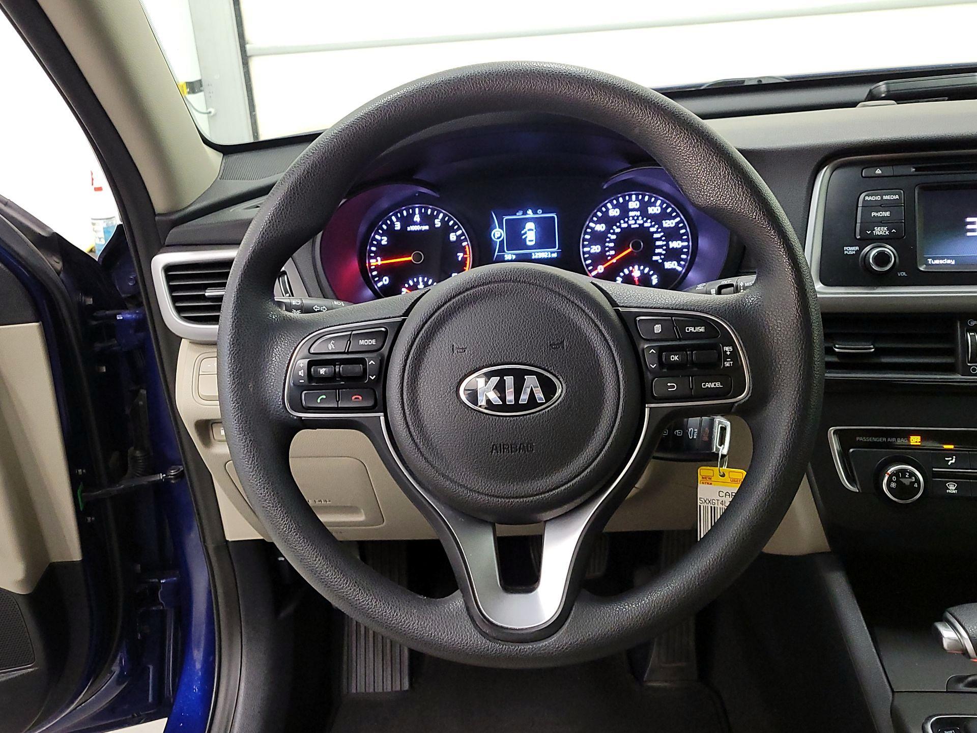 Thumbnail: 2016 Kia Optima - 10