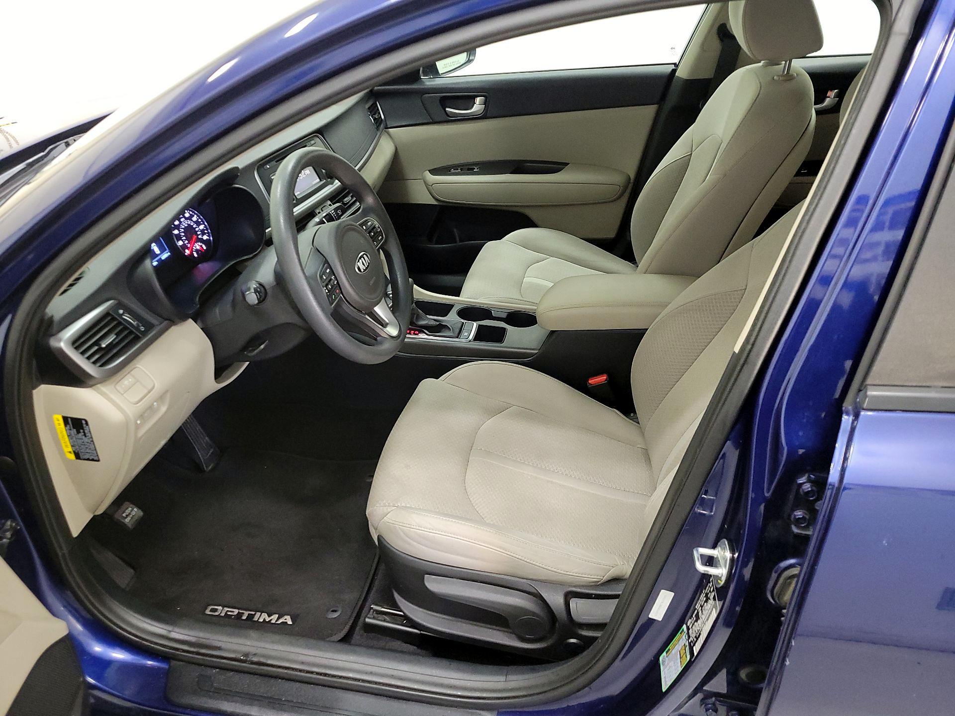 Thumbnail: 2016 Kia Optima - 11