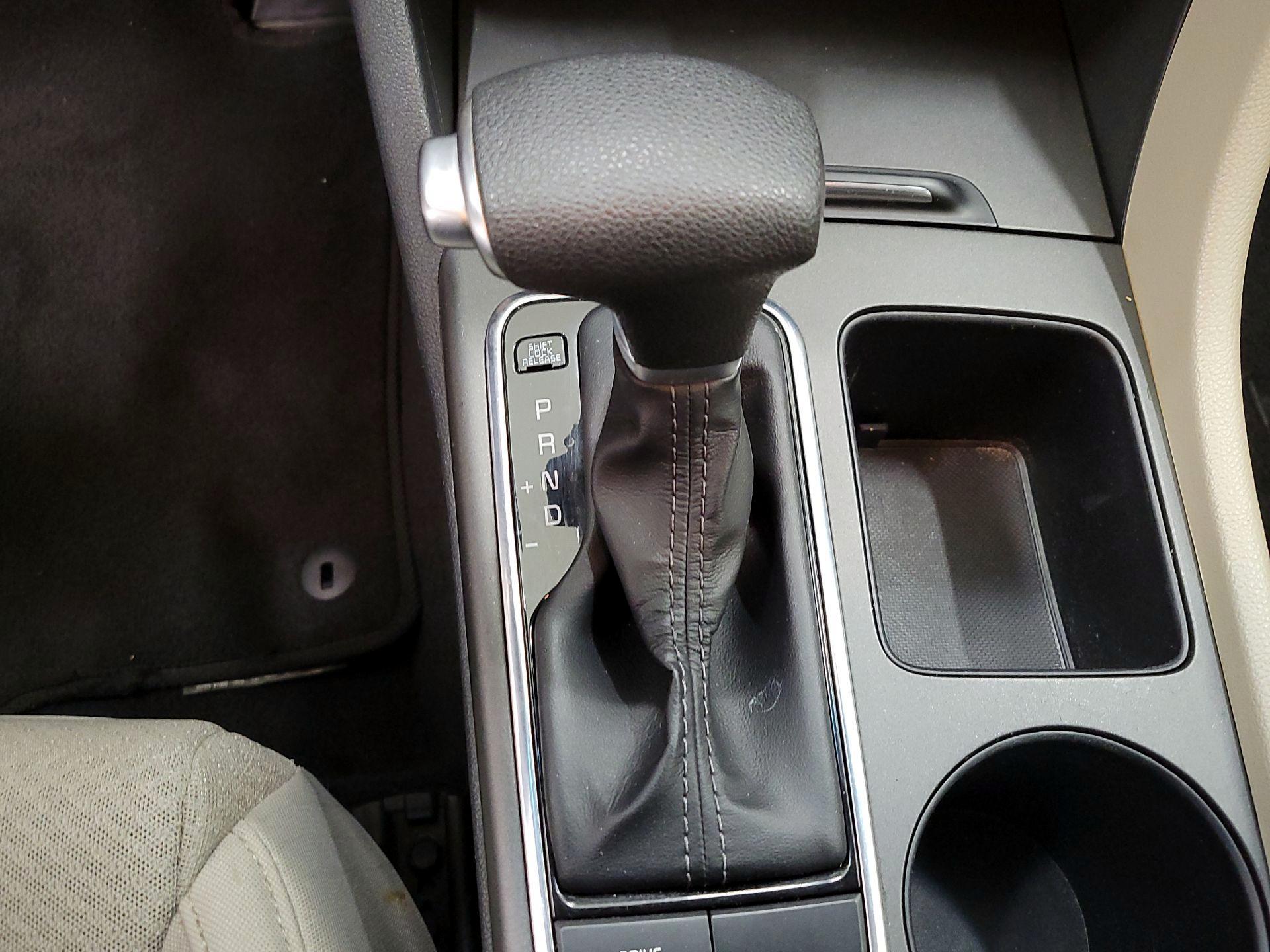 Thumbnail: 2016 Kia Optima - 17