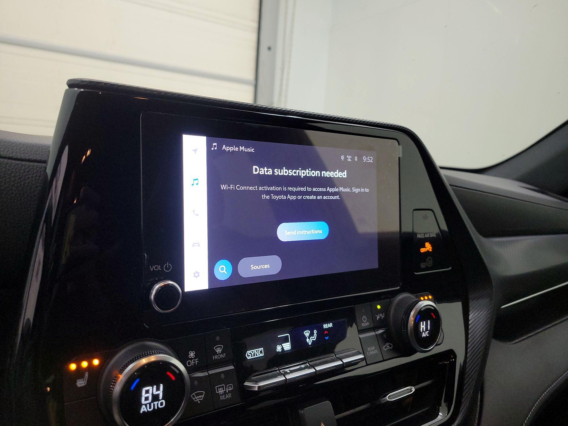 Thumbnail: 2023 Toyota Highlander - 15