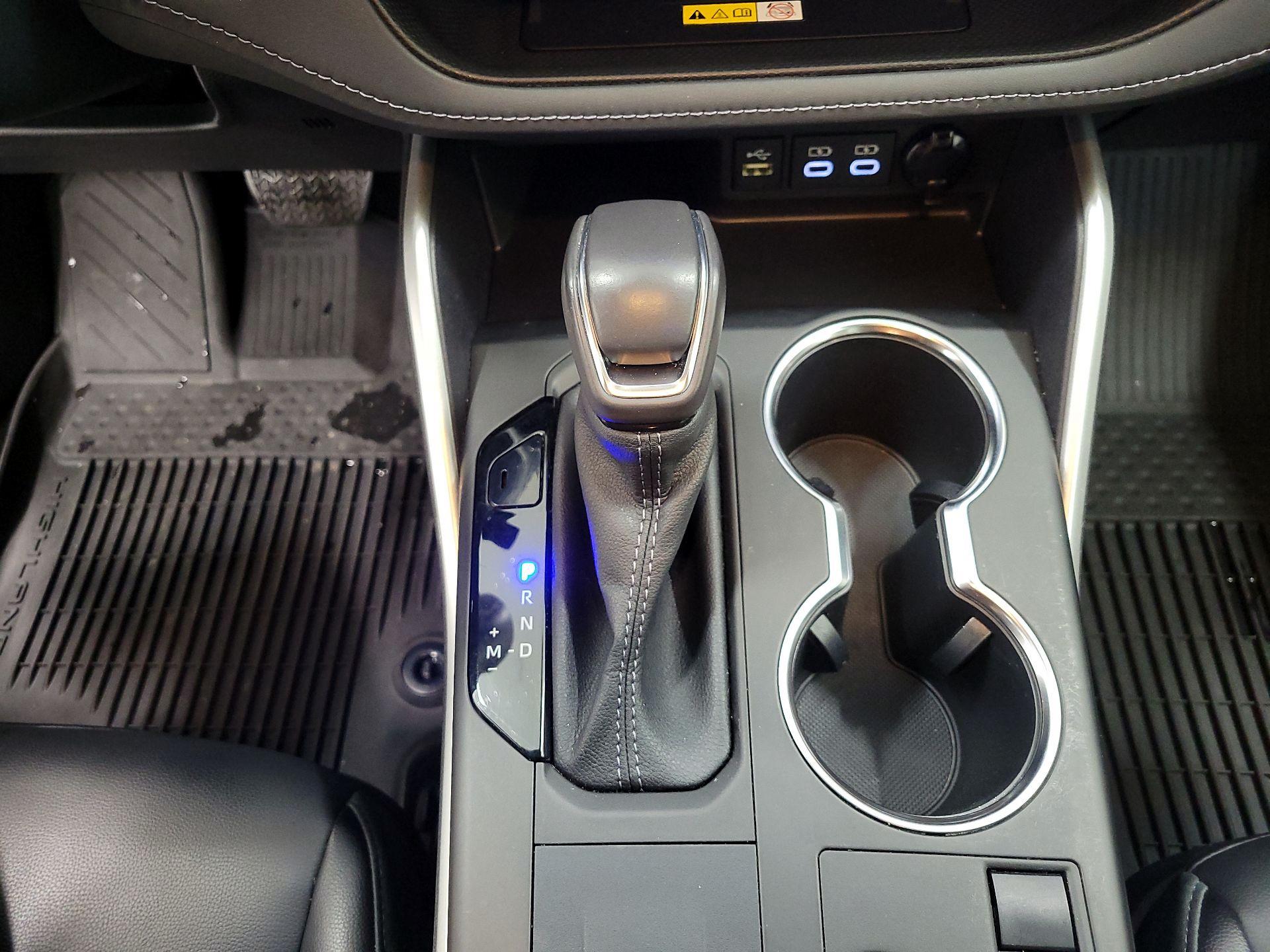 Thumbnail: 2023 Toyota Highlander - 17