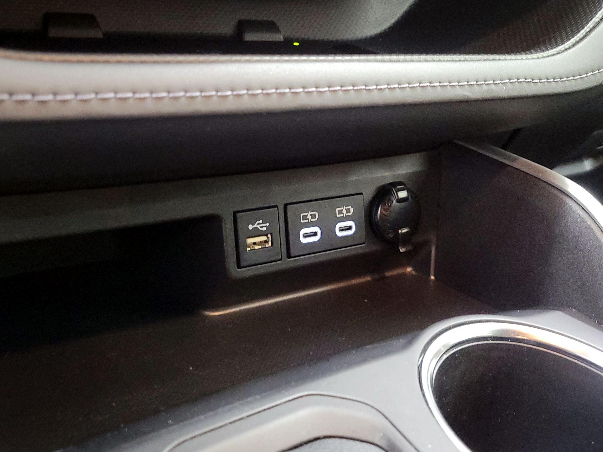 Thumbnail: 2023 Toyota Highlander - 18