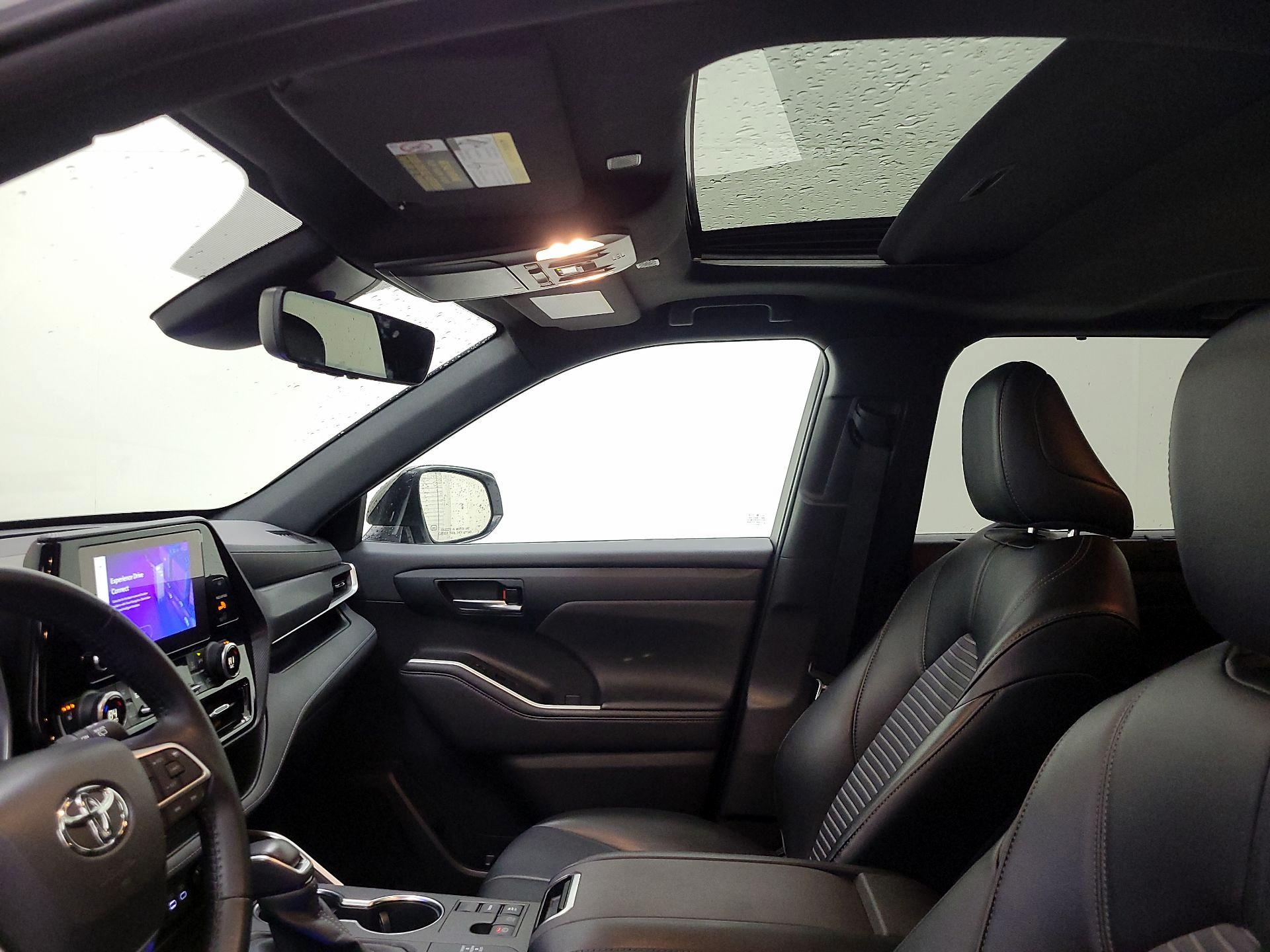 Thumbnail: 2023 Toyota Highlander - 19