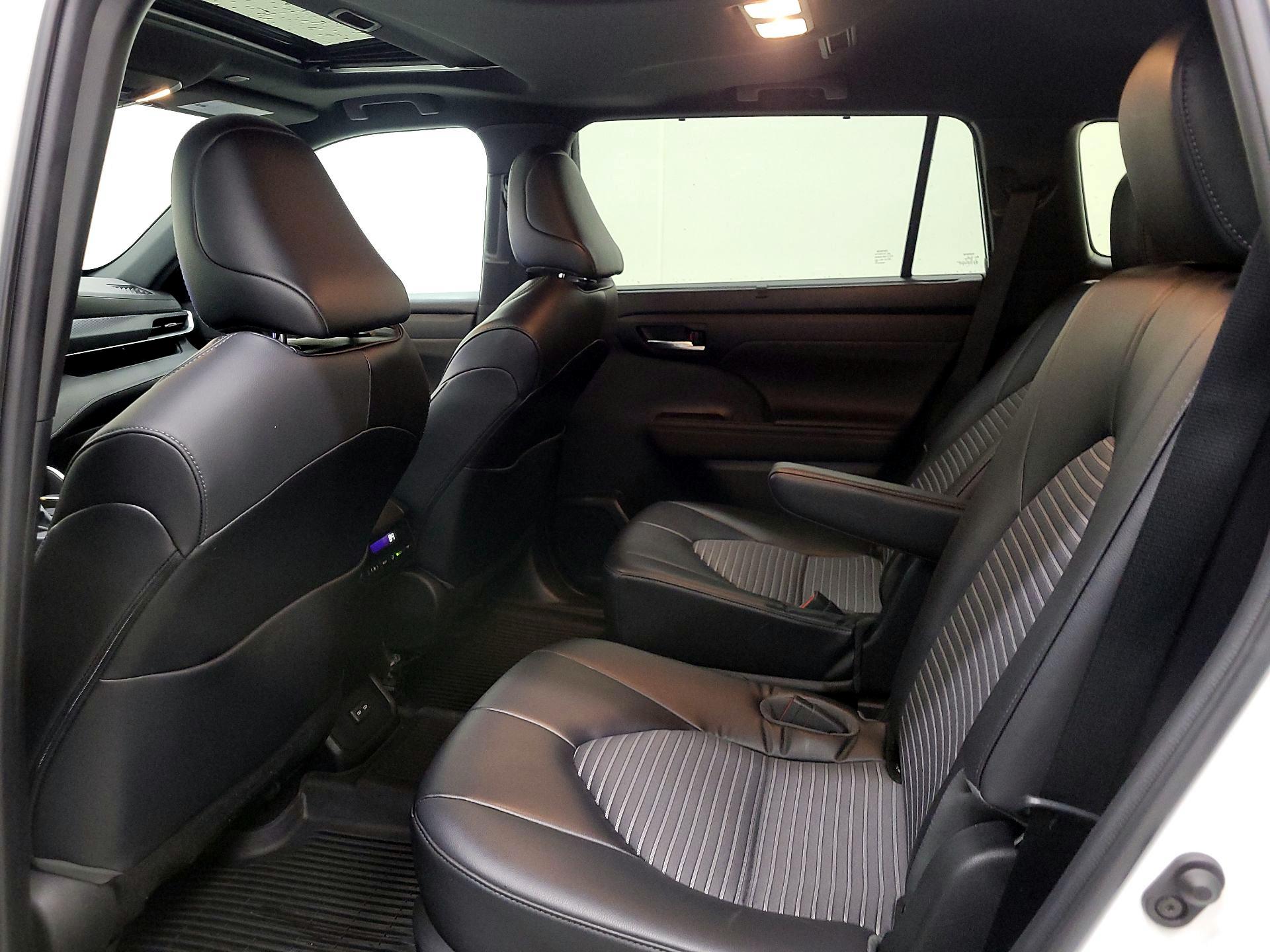 Thumbnail: 2023 Toyota Highlander - 20