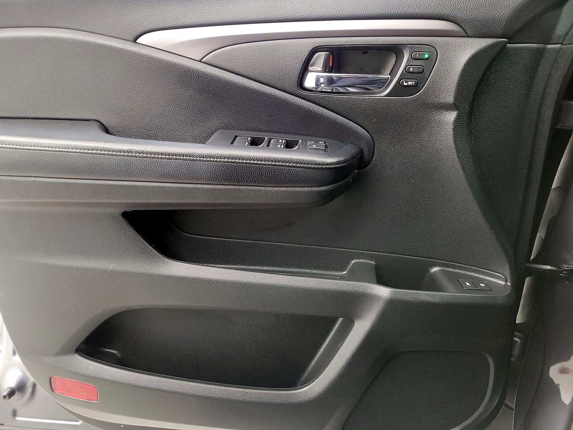 Thumbnail: 2020 Honda Pilot - 12