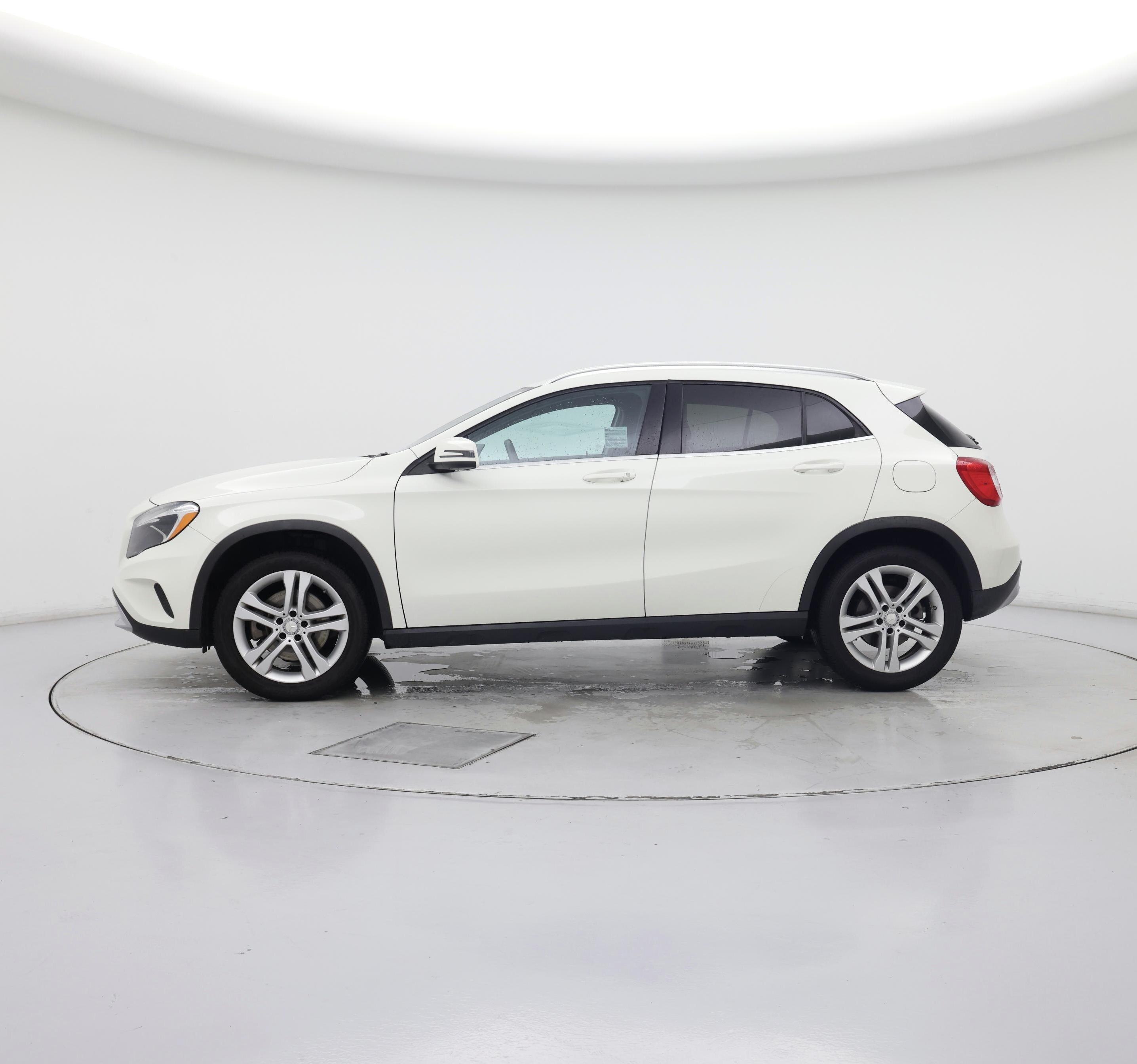 Thumbnail: 2017 Mercedes-Benz GLA - 3