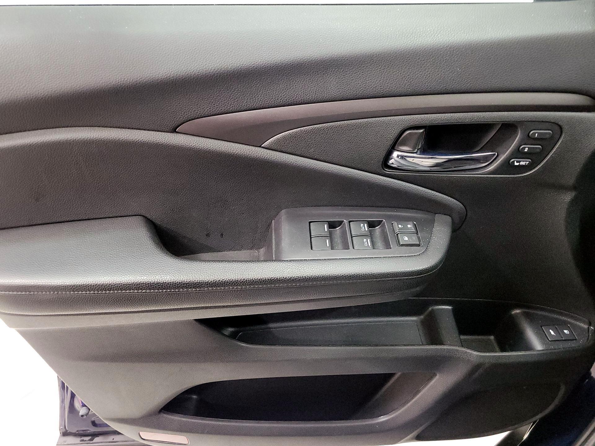 Thumbnail: 2019 Honda Passport - 12