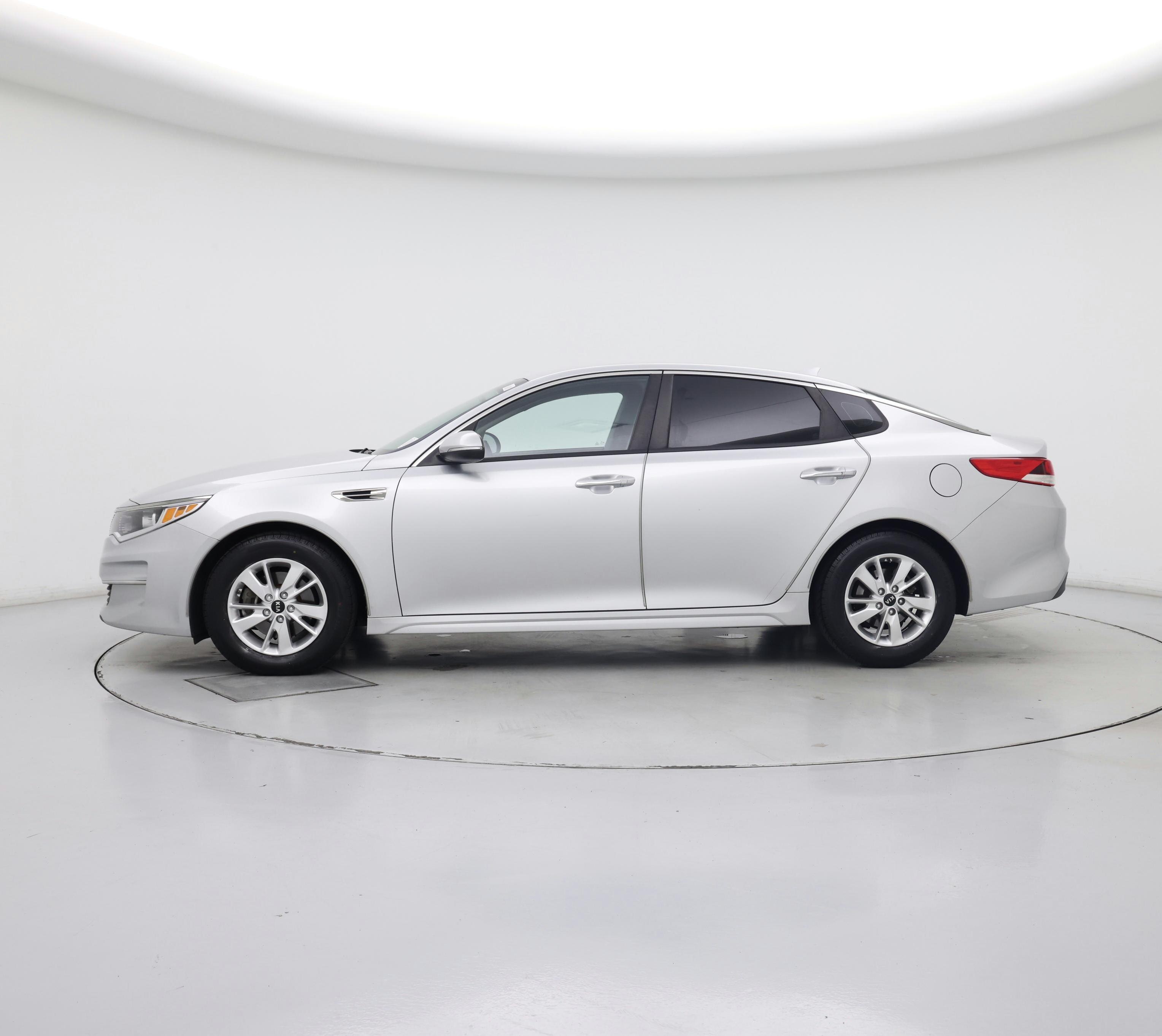 Thumbnail: 2018 Kia Optima - 3