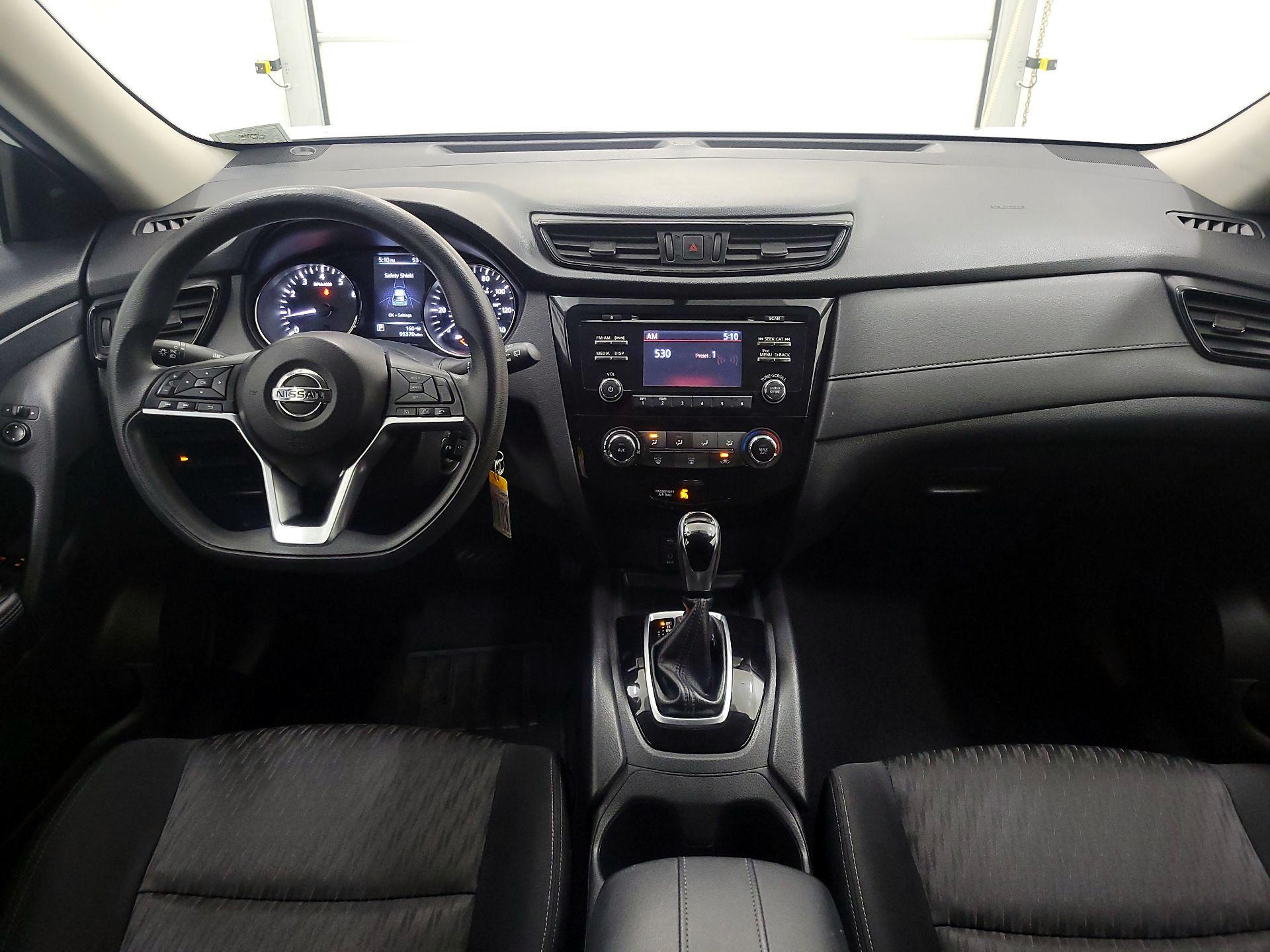 Thumbnail: 2017 Nissan Rogue - 9