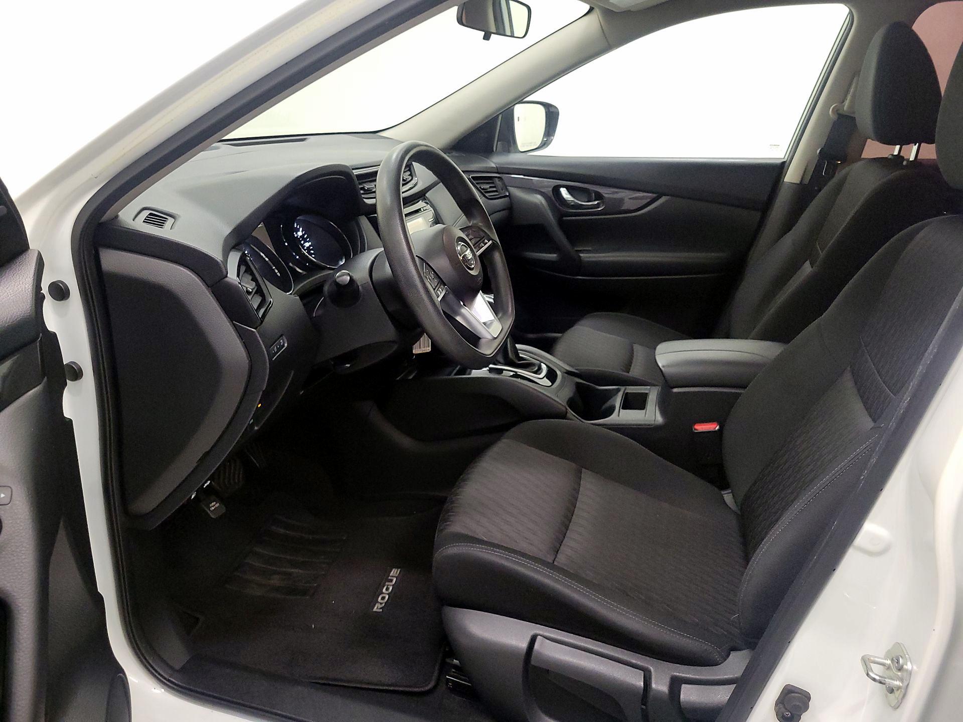 Thumbnail: 2017 Nissan Rogue - 11