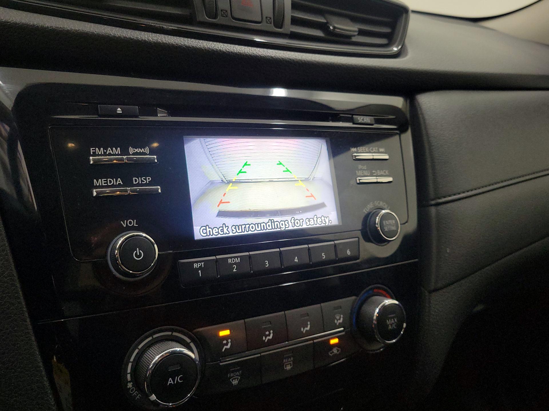 Thumbnail: 2017 Nissan Rogue - 14