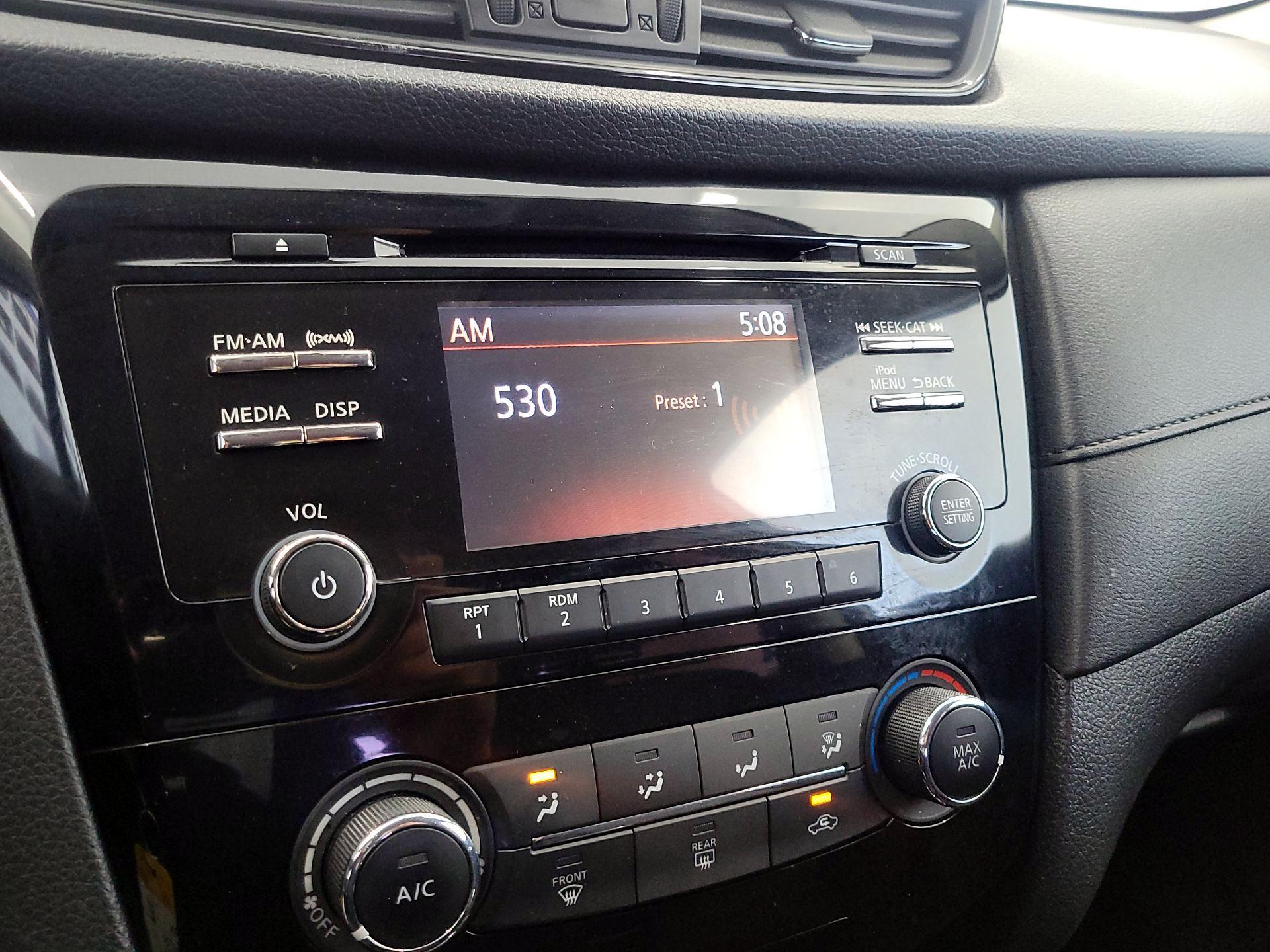 Thumbnail: 2017 Nissan Rogue - 15