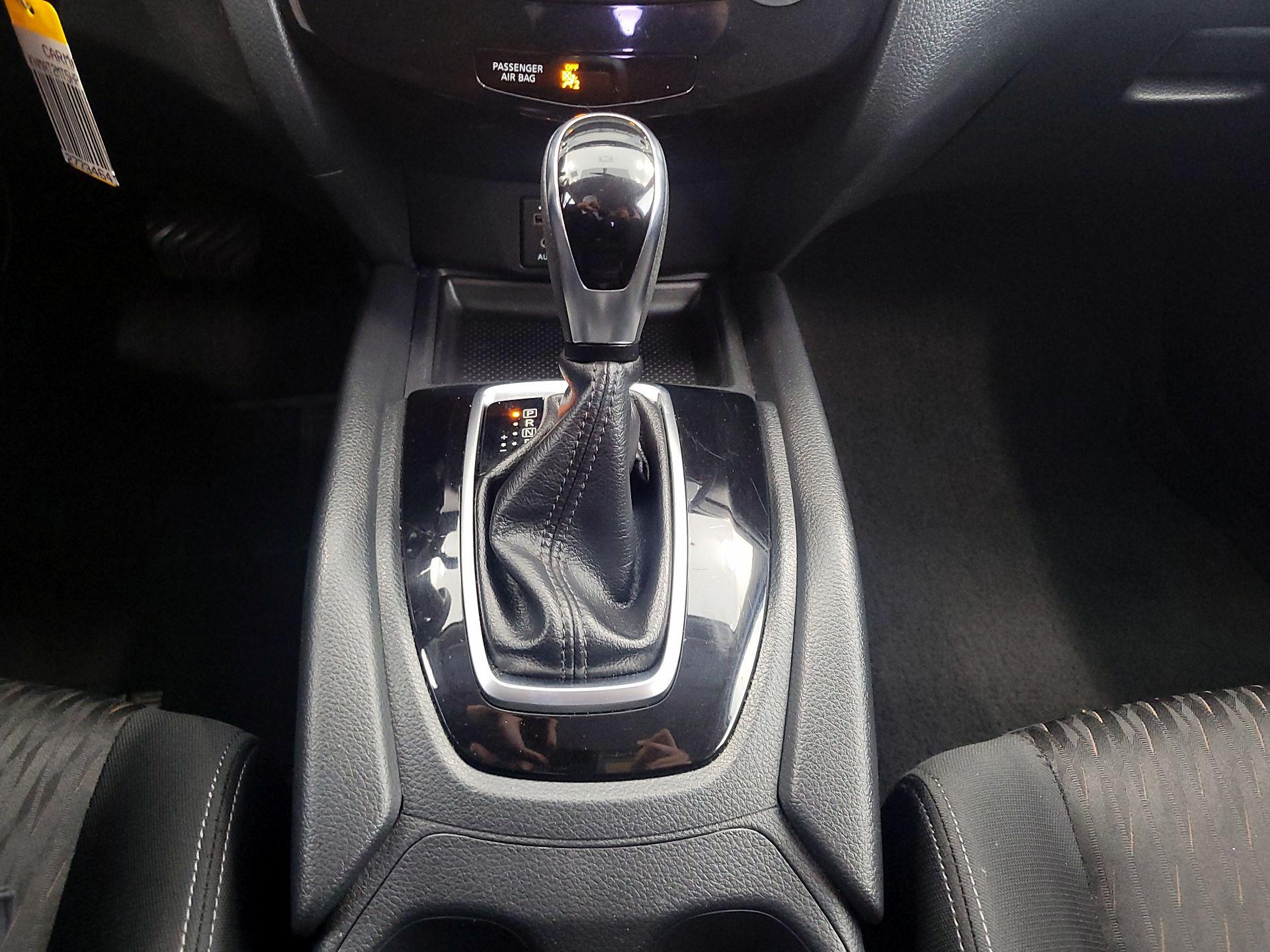 Thumbnail: 2017 Nissan Rogue - 17