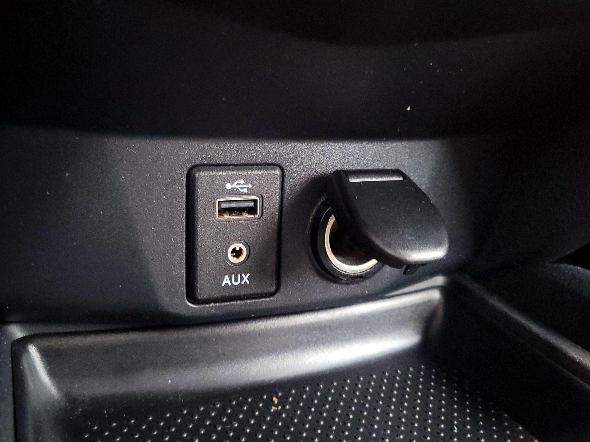 Thumbnail: 2017 Nissan Rogue - 18