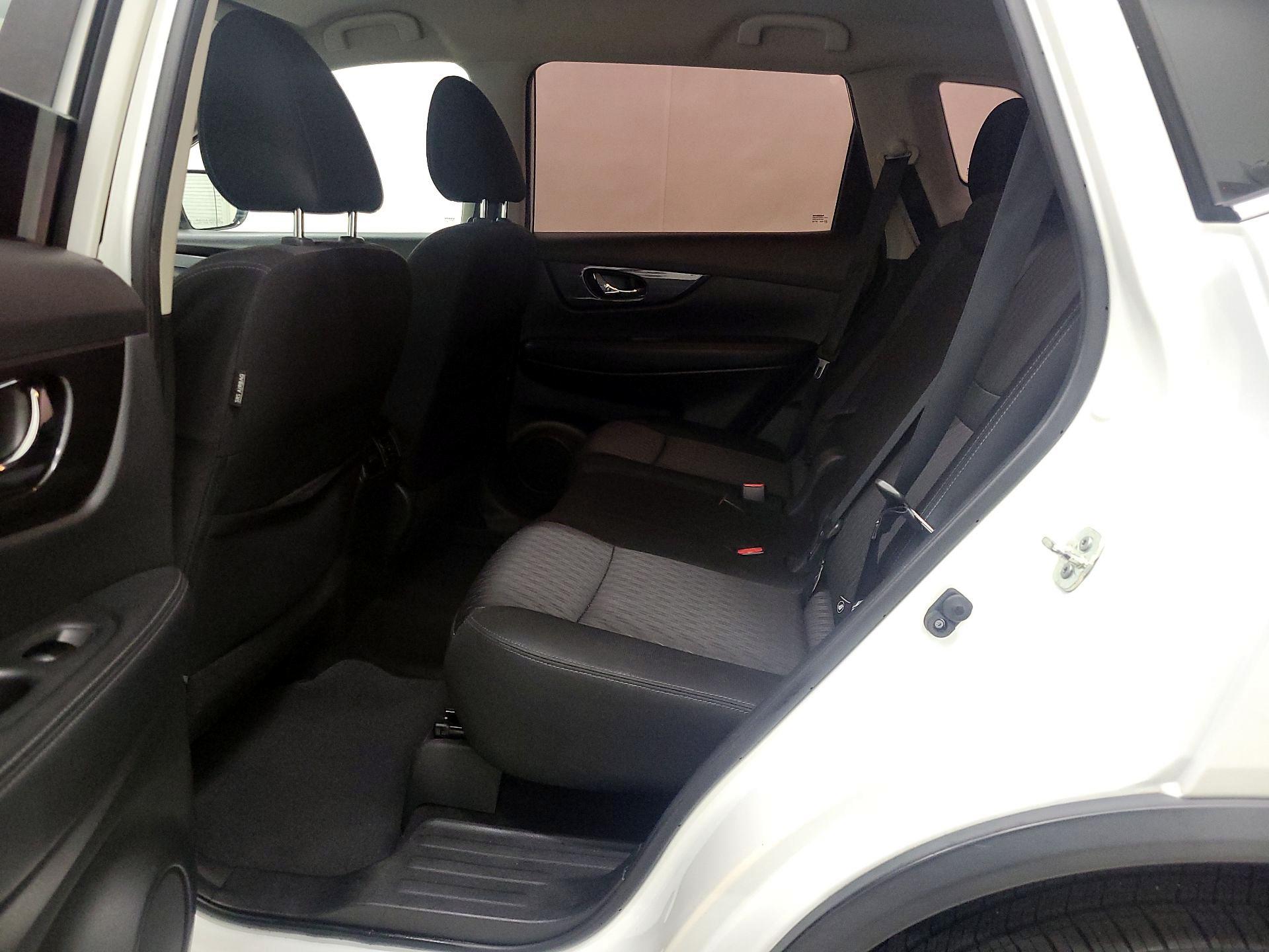 Thumbnail: 2017 Nissan Rogue - 19