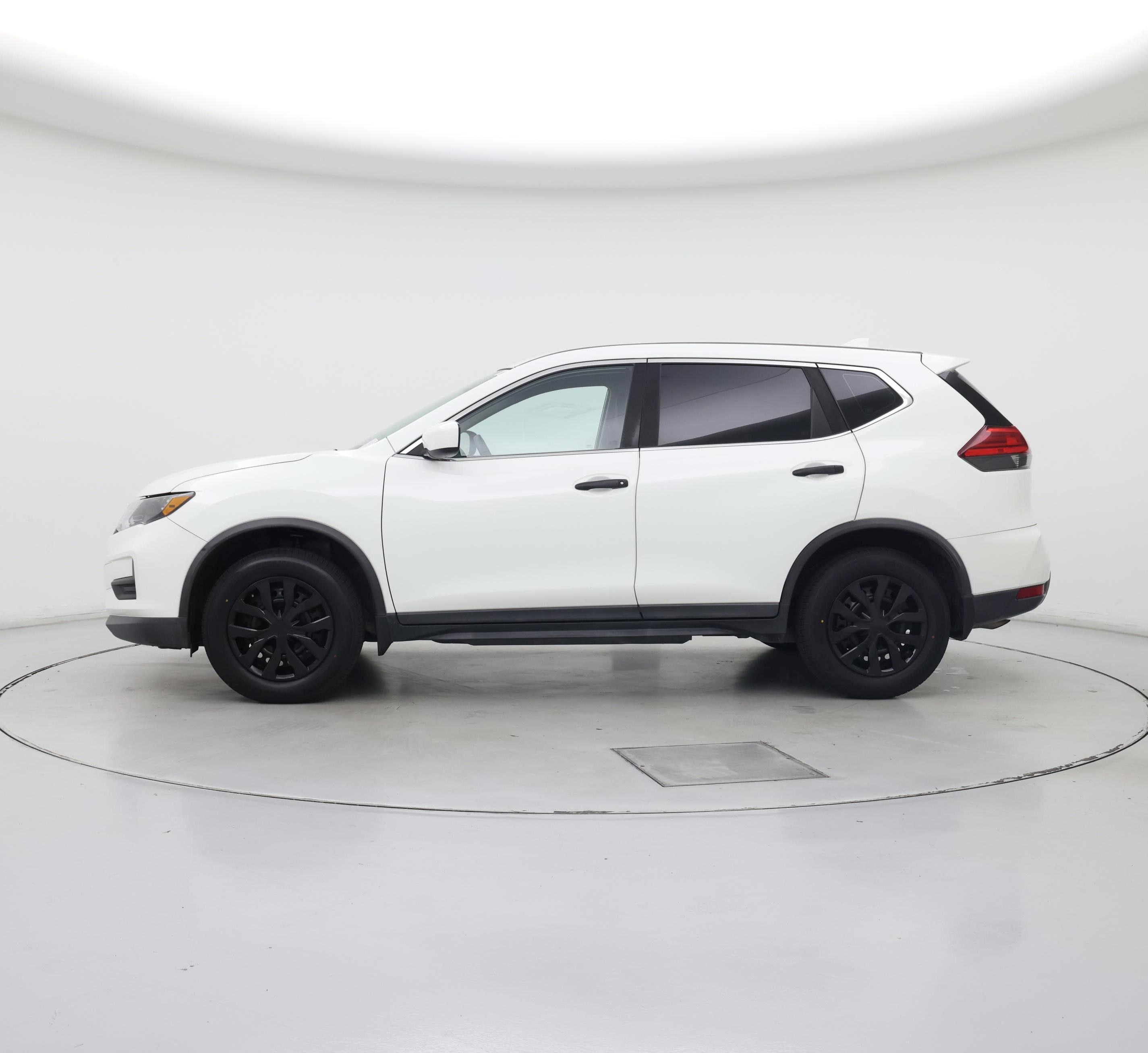 Thumbnail: 2017 Nissan Rogue - 3