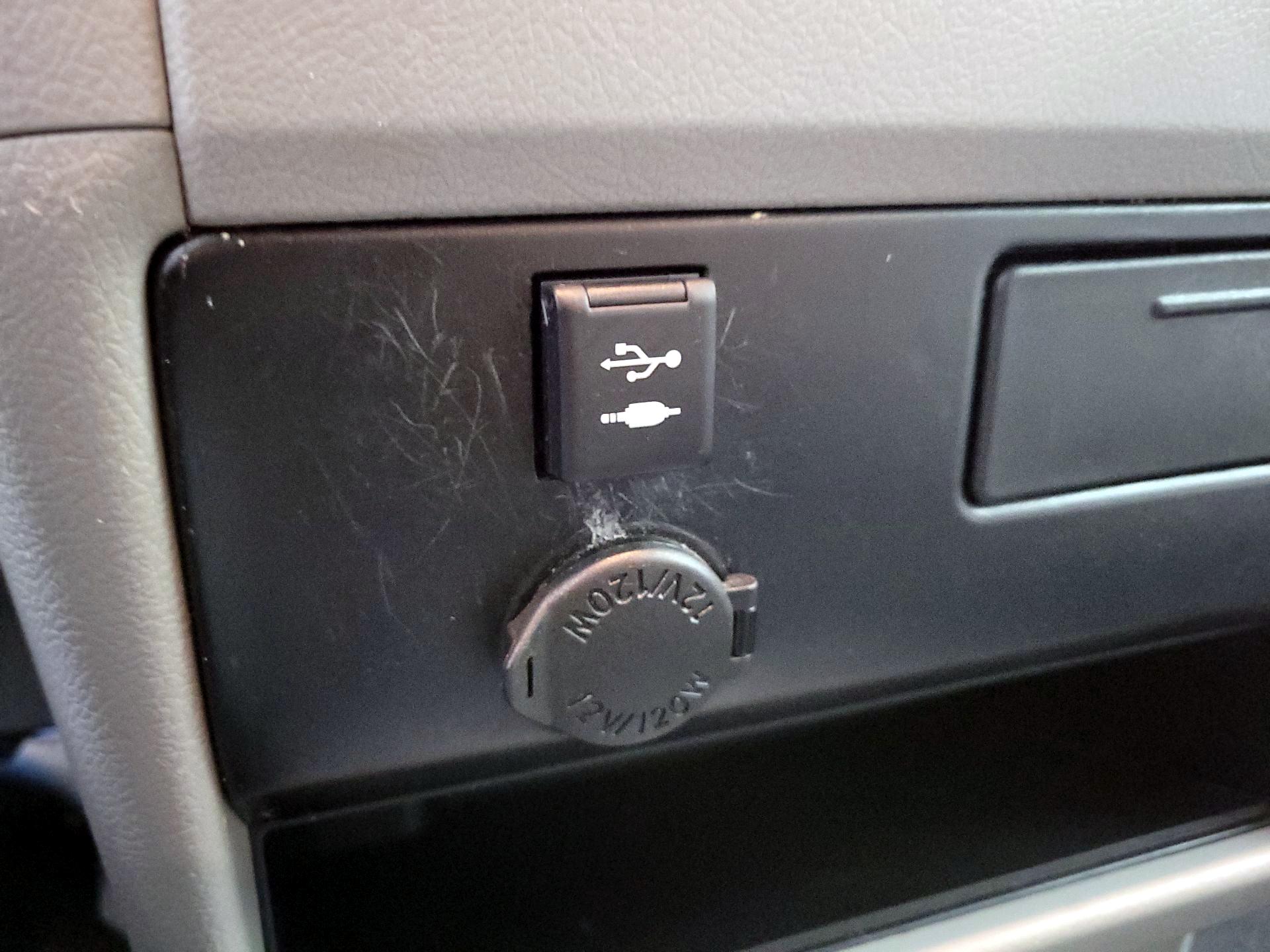 Thumbnail: 2019 Toyota Sienna - 18